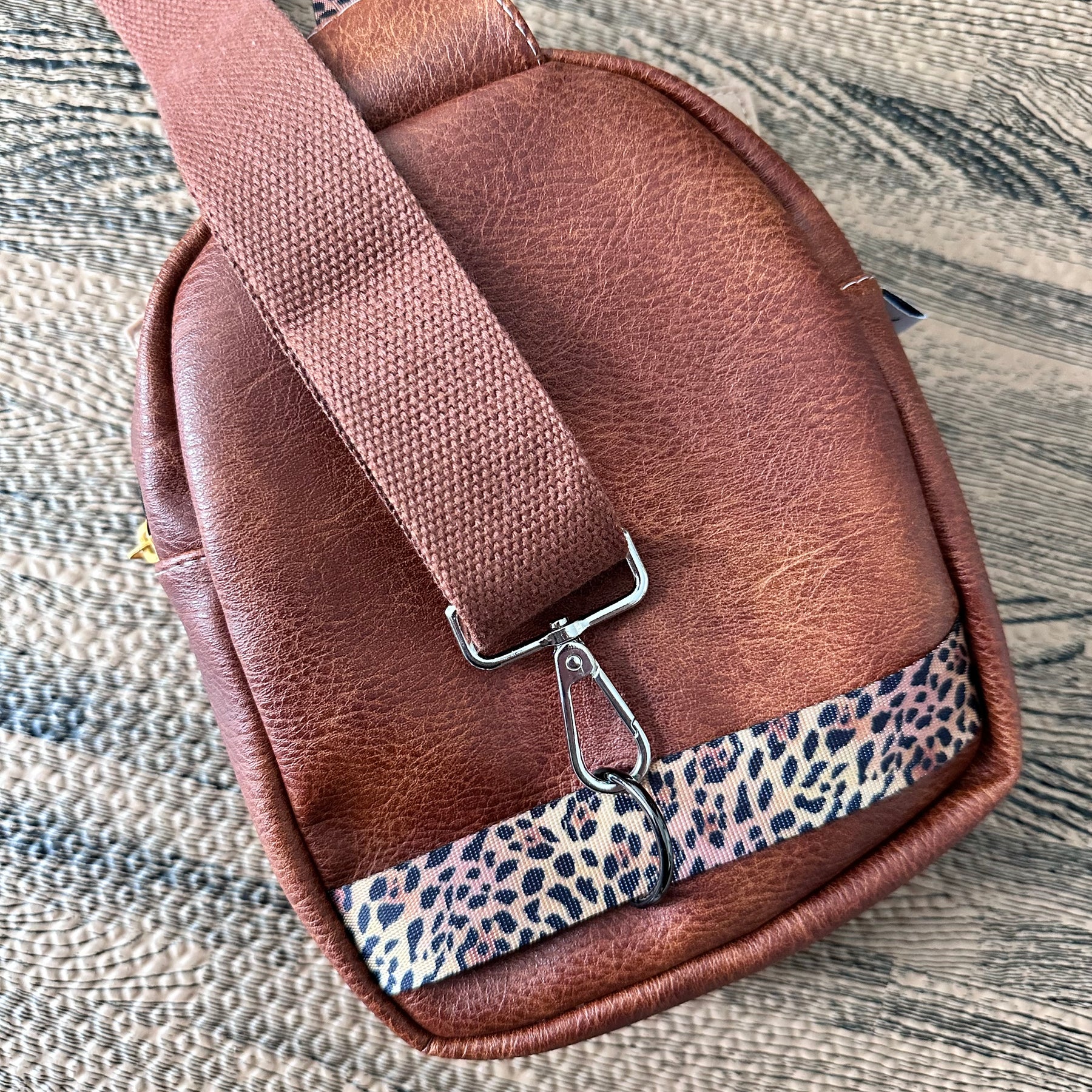 Fox sling bag