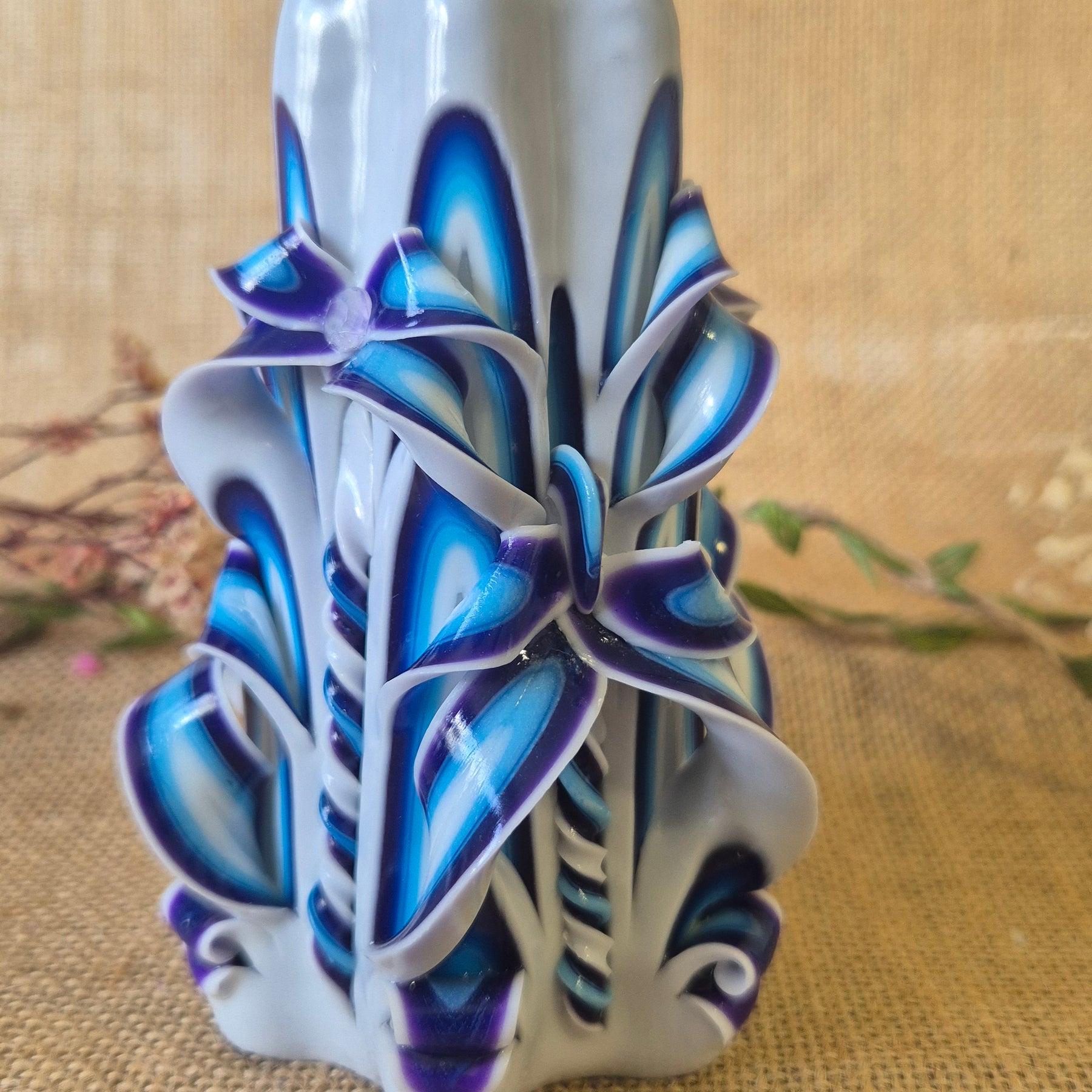 White and Blue 13cm