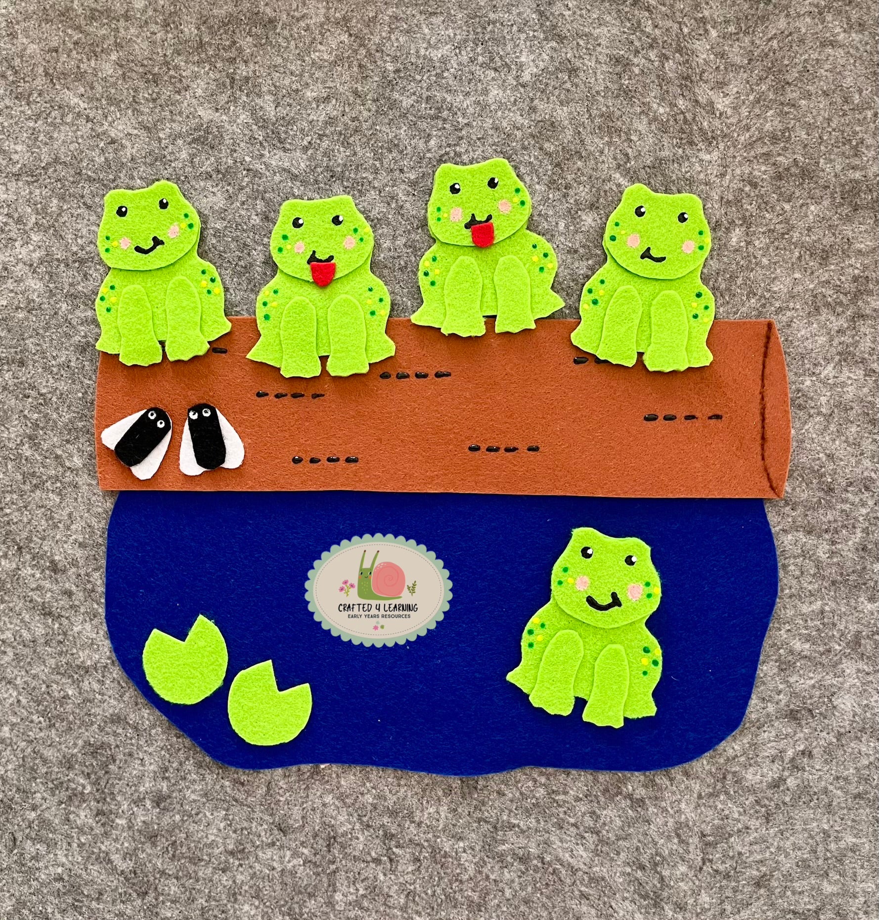 5 Green and Speckled Frogs Felt Board Set
