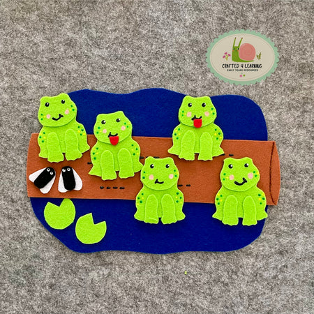 5 Green and Speckled Frogs Felt Board Set