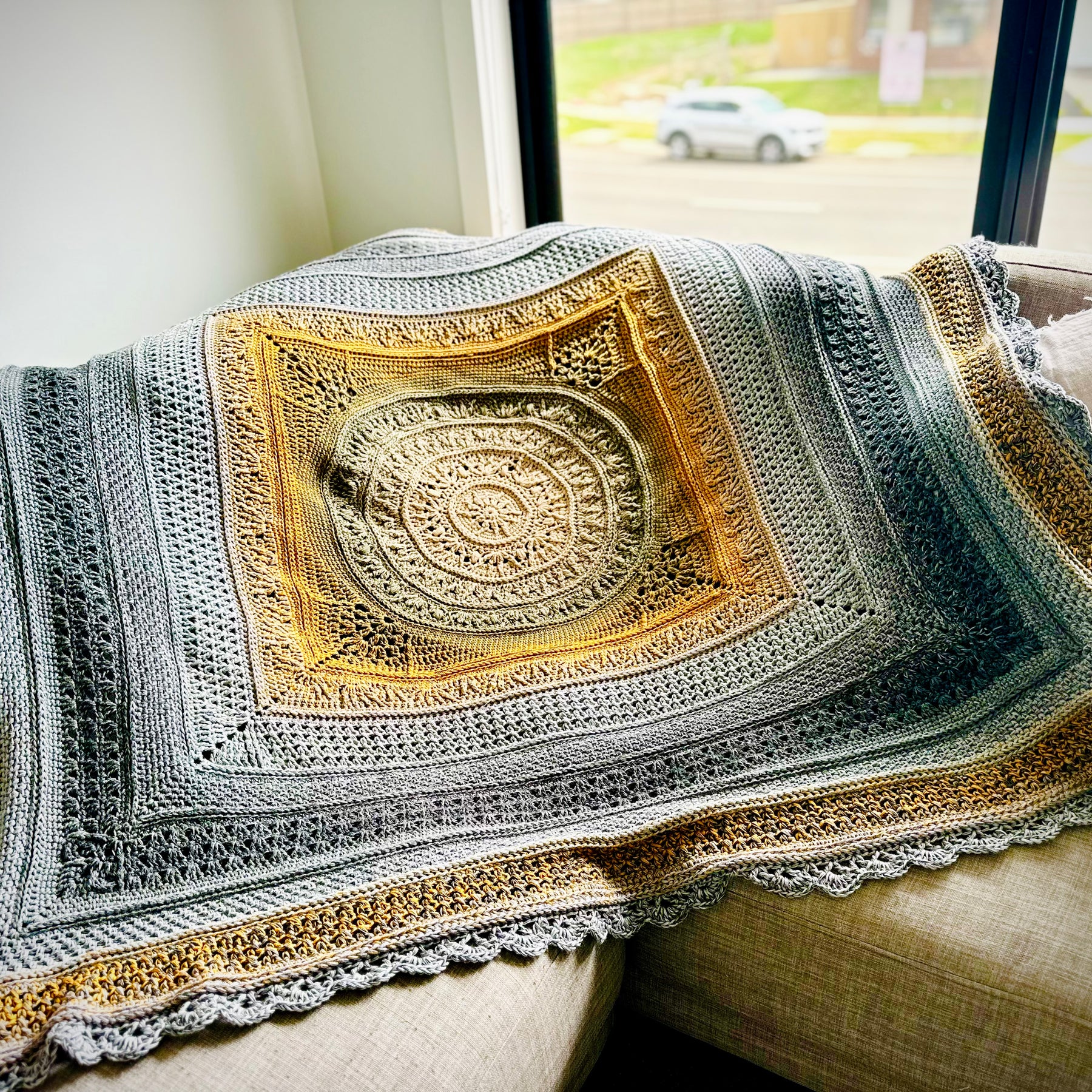 Large Heirloom Throw blanket, Crocheted blanket