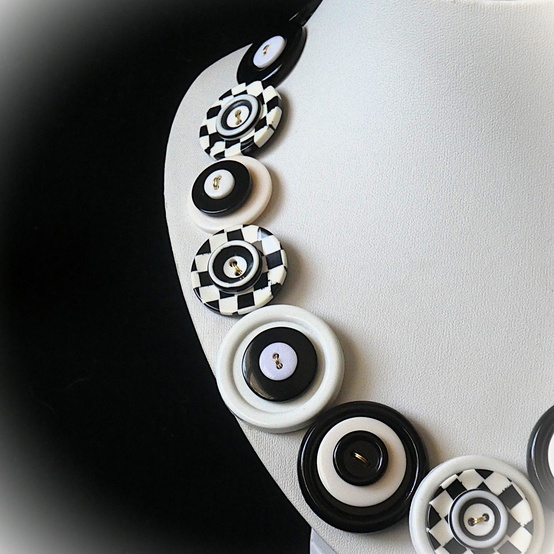 Button necklace and earrings - Checkmate