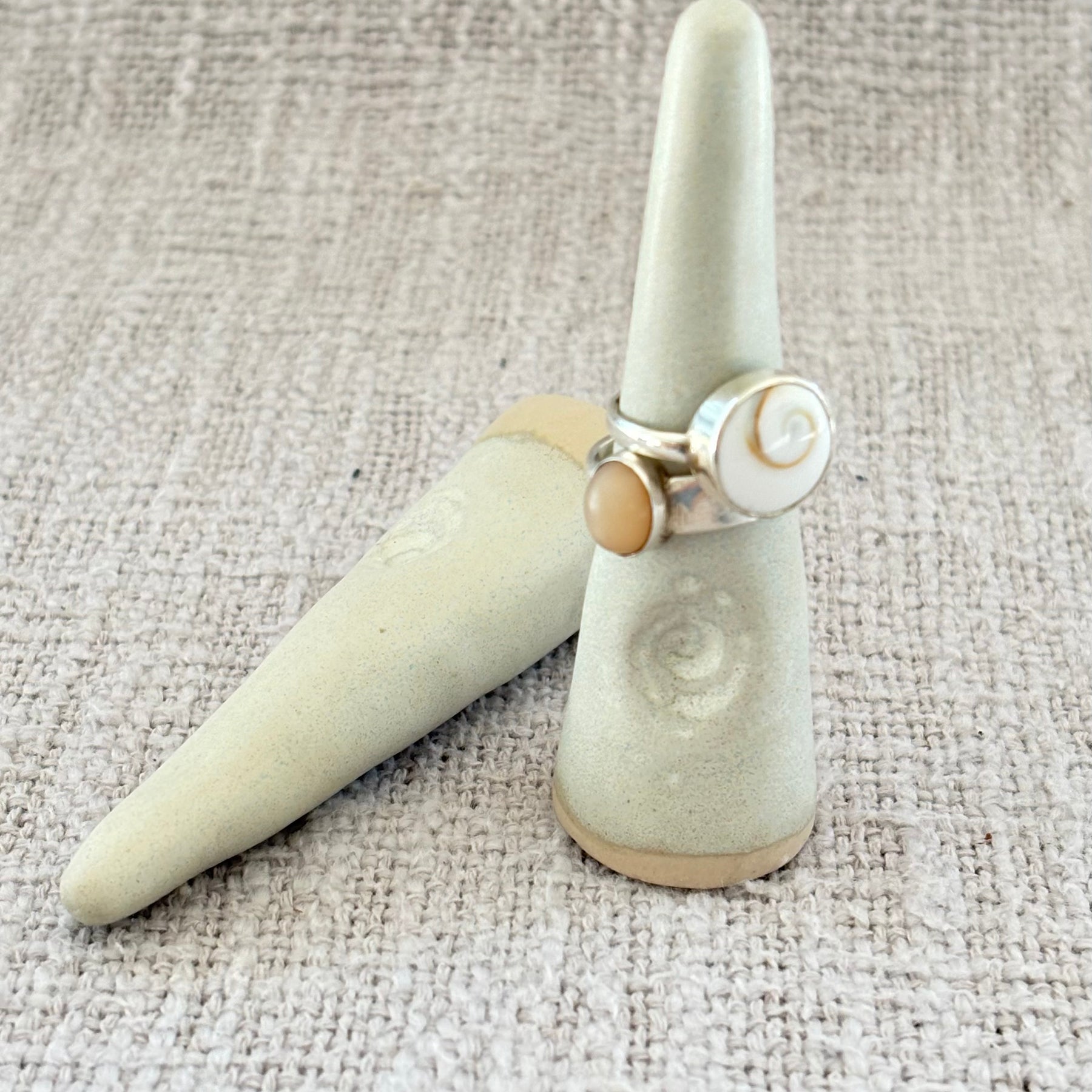 Ring Holder - Shell