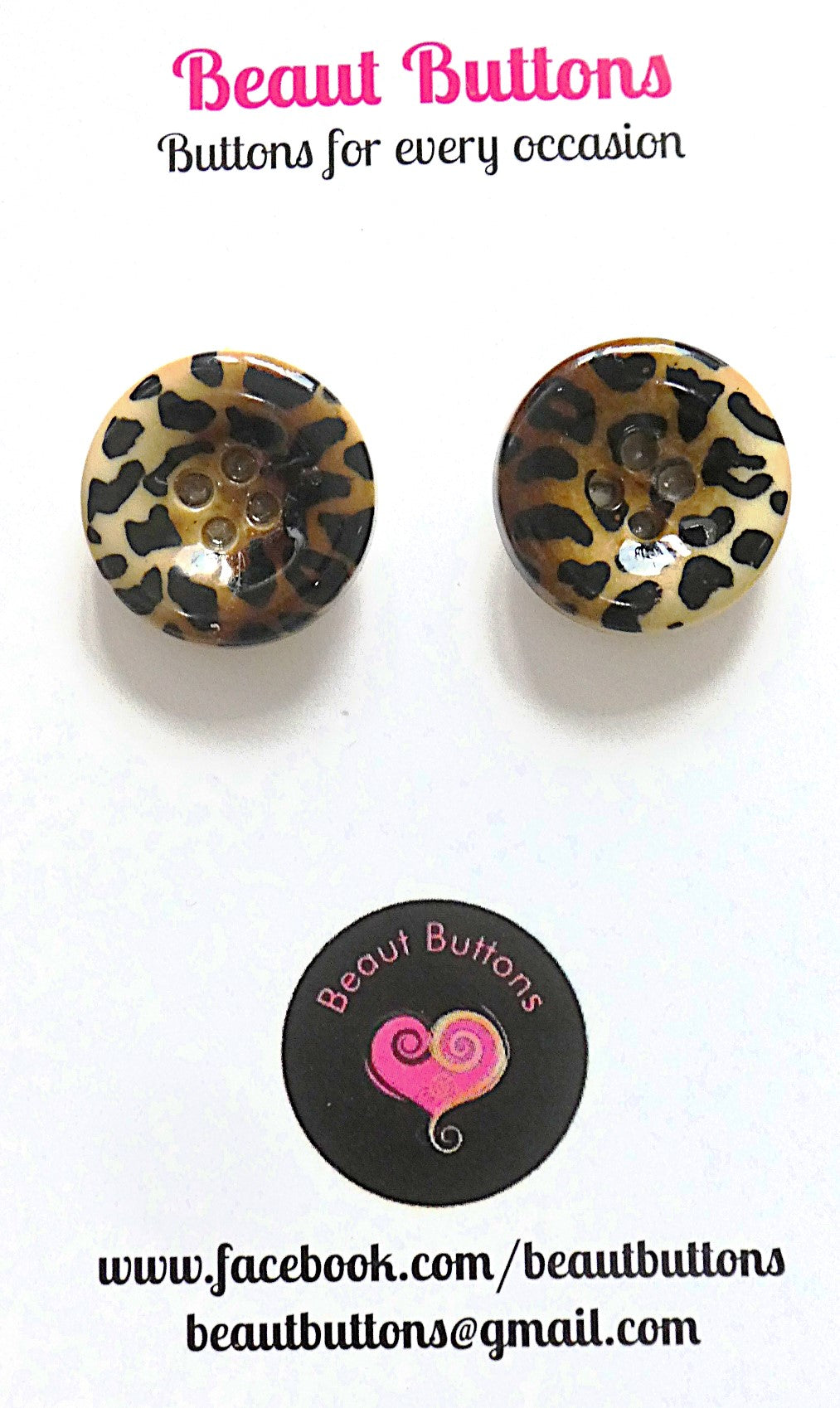 Button necklace and earrings - On Safari
