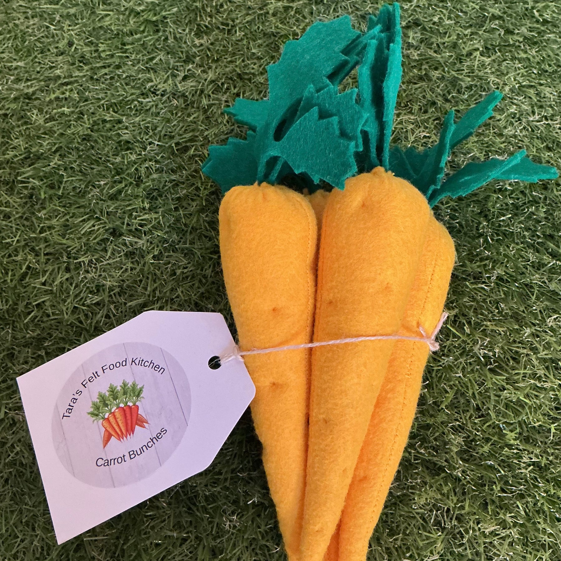 Felt carrot bunches (set 4)