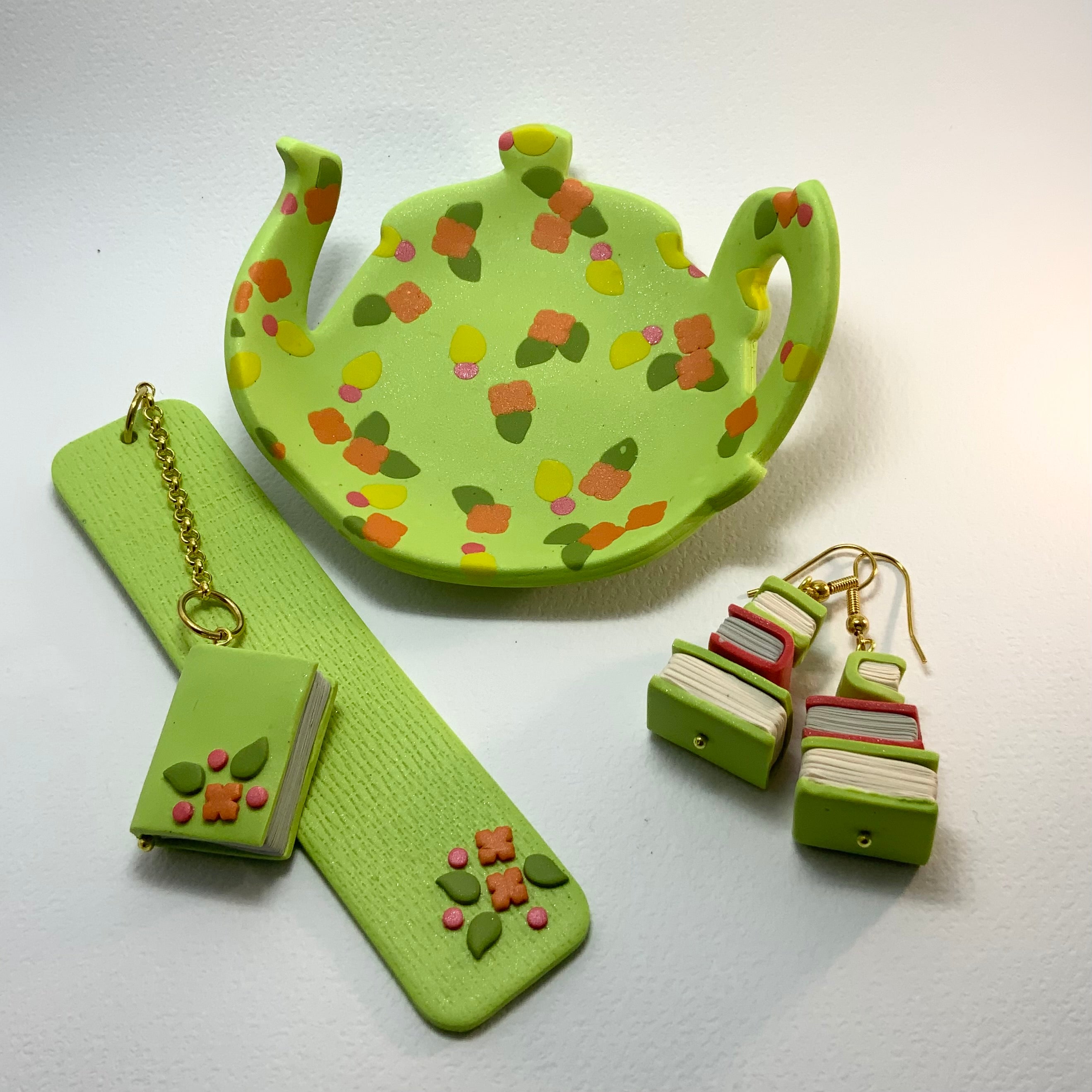 Aunty Olga’s Tea Party: Bookish Gift Set | Shimmery Green Floral