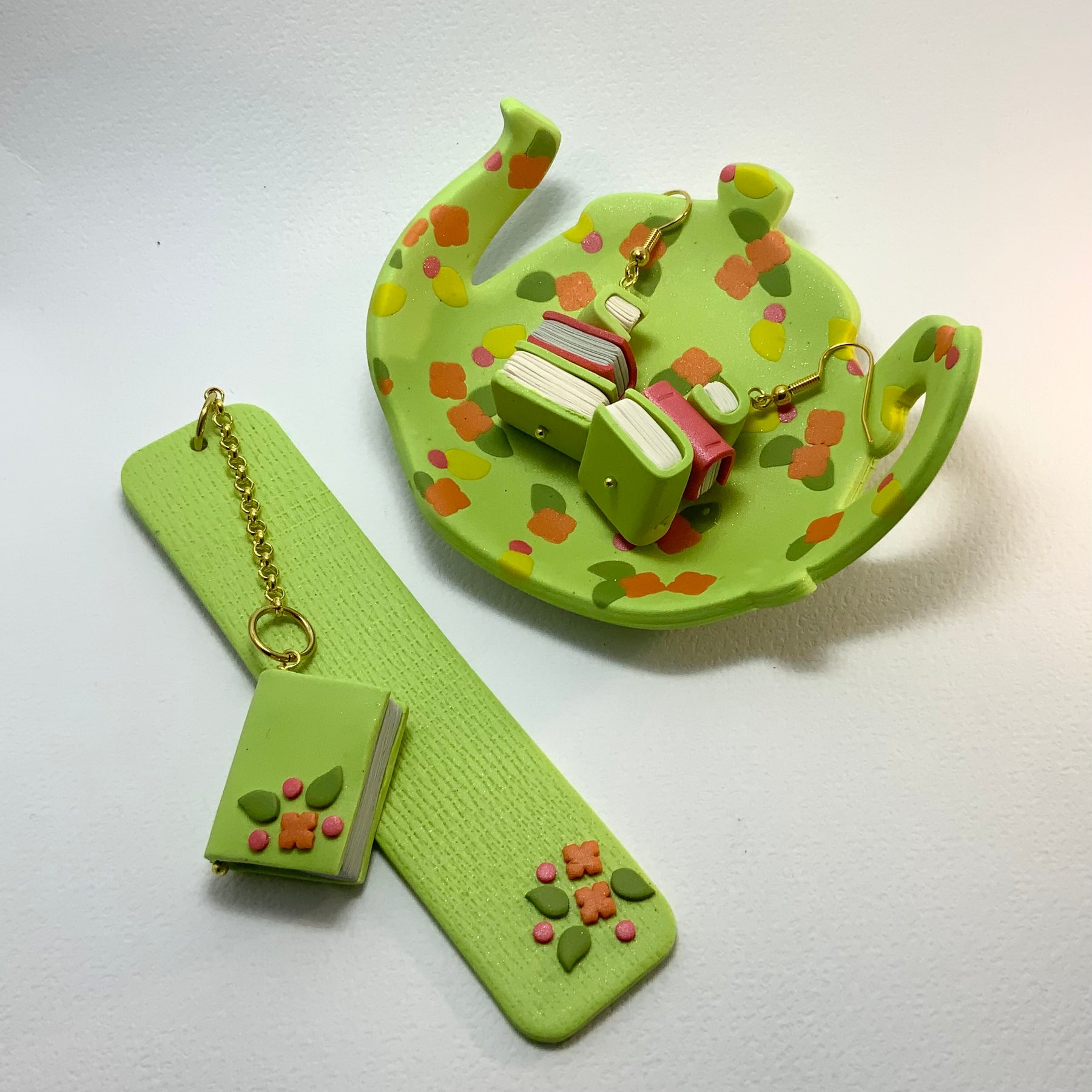 Aunty Olga’s Tea Party: Bookish Gift Set | Shimmery Green Floral