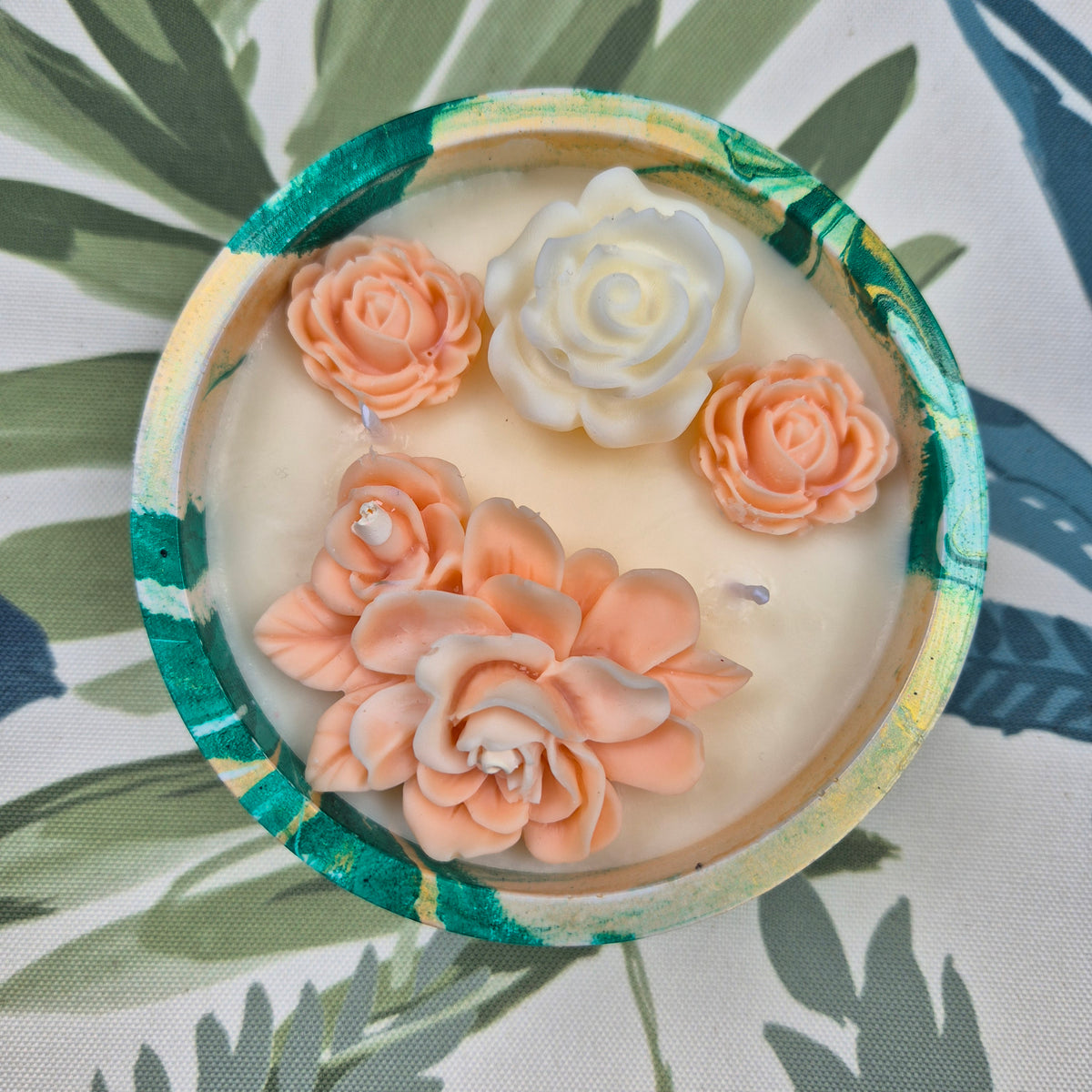Green marbled concrete bowl candle with Coconut Lime