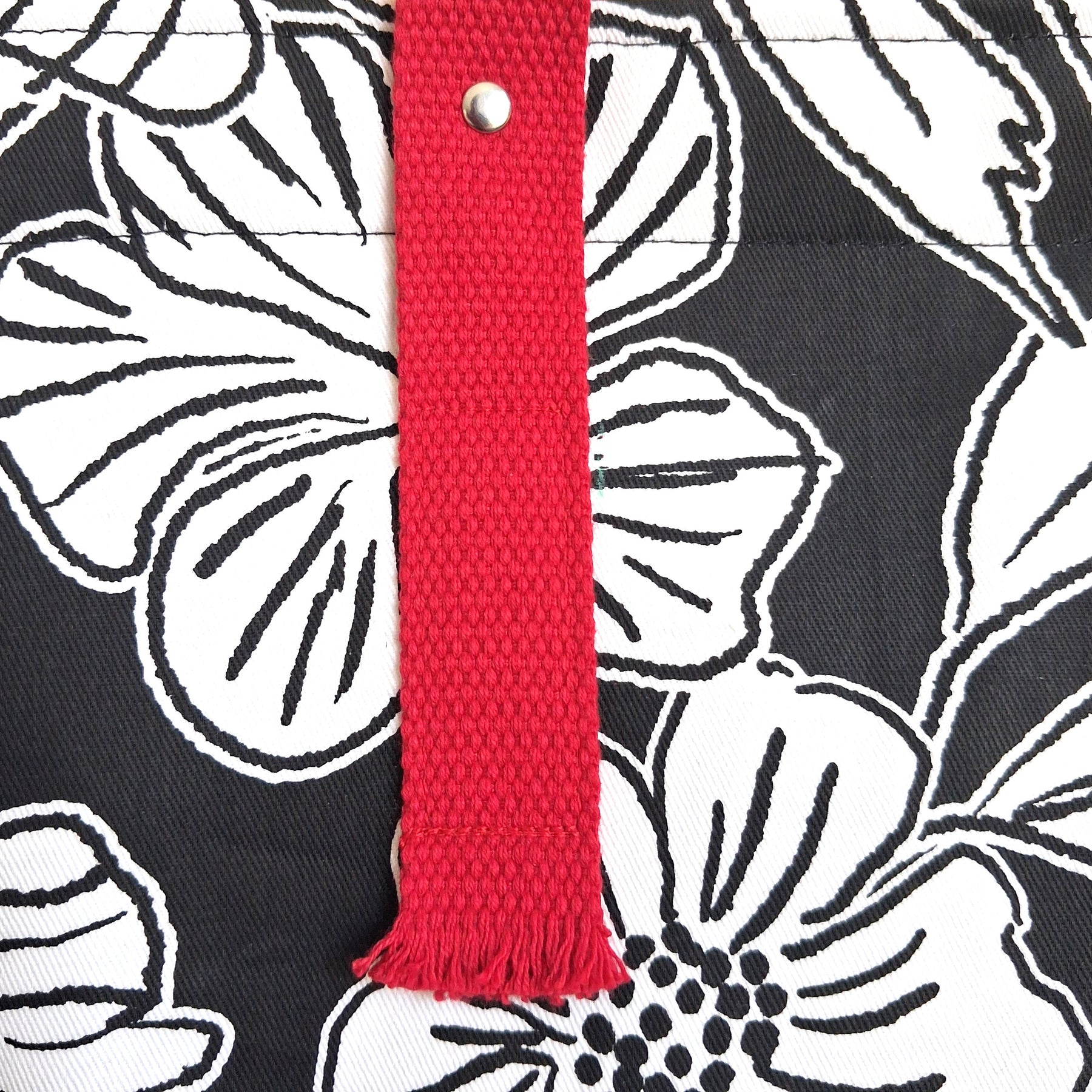 Anchored Tote - Black & White Hibiscus
