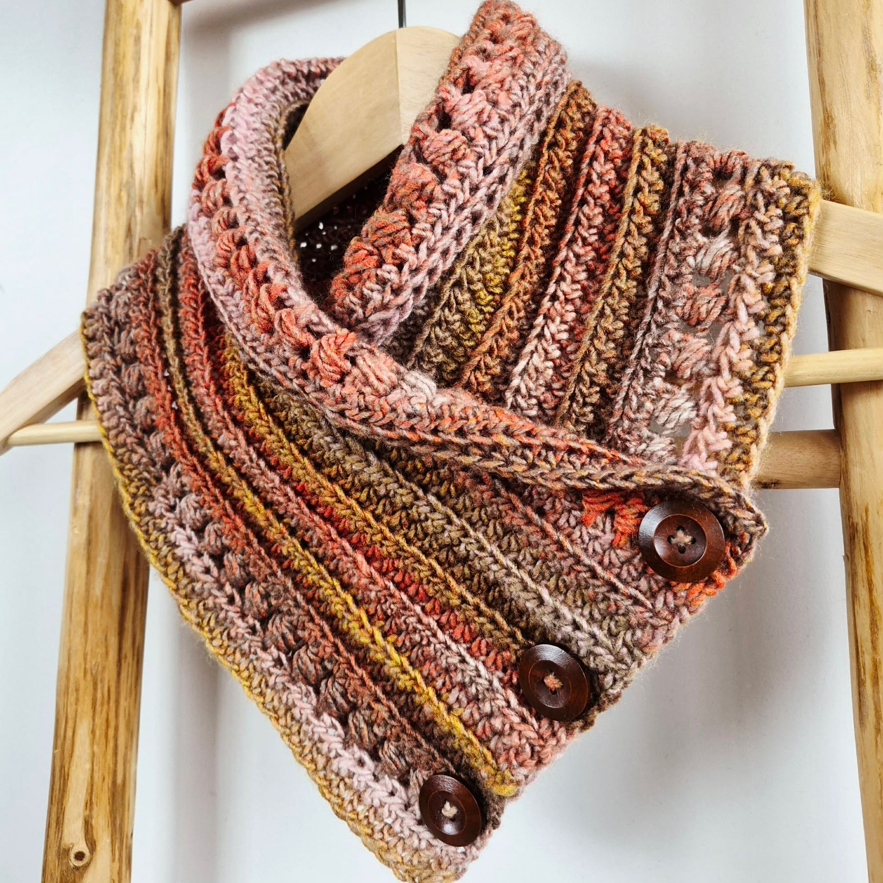 Ladies Neck warmer | Cowl | Scarf | Autumn Tones | Adult | Vintage | Crochet | Buttoned