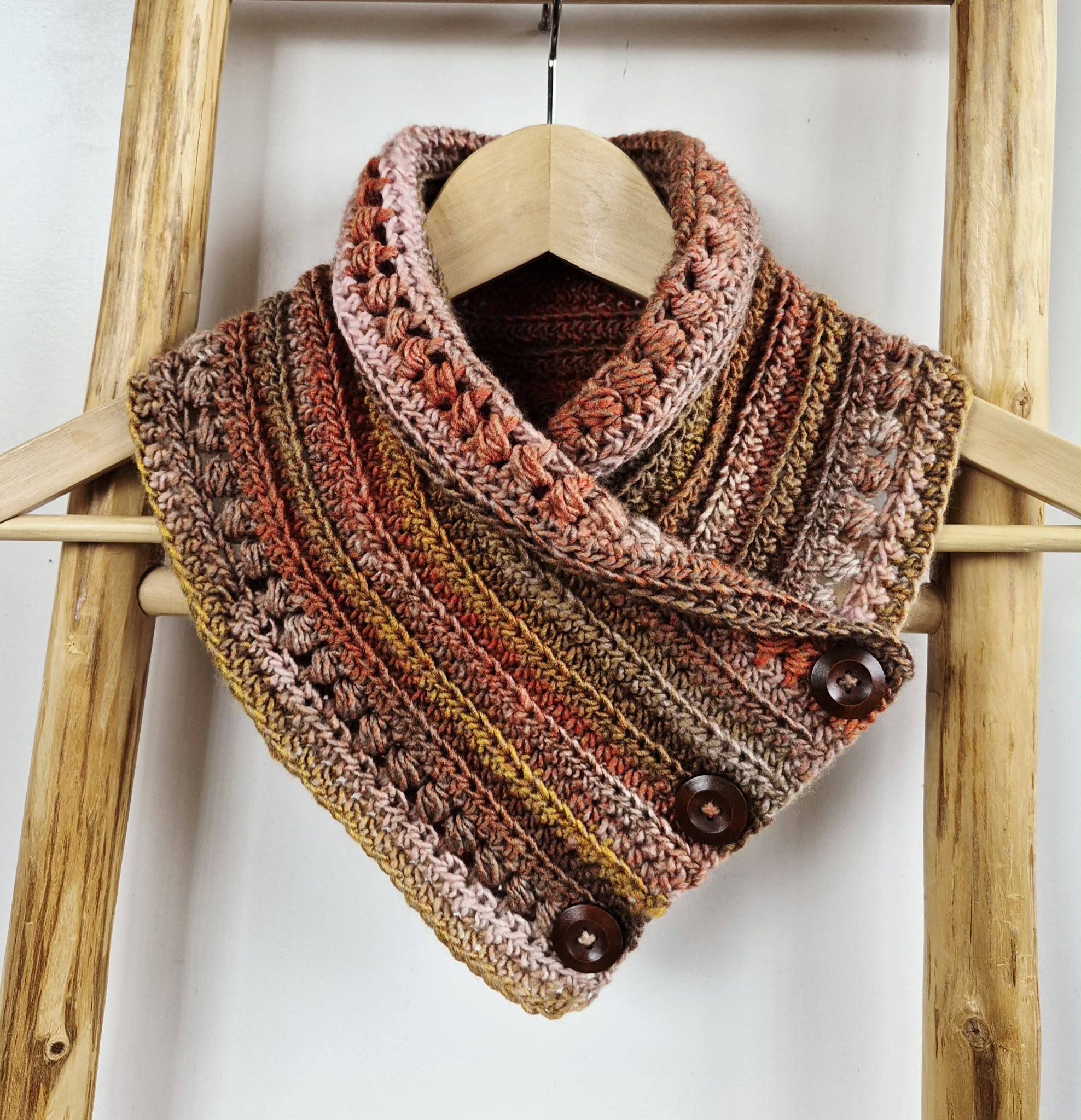 Ladies Neck warmer | Cowl | Scarf | Autumn Tones | Adult | Vintage | Crochet | Buttoned