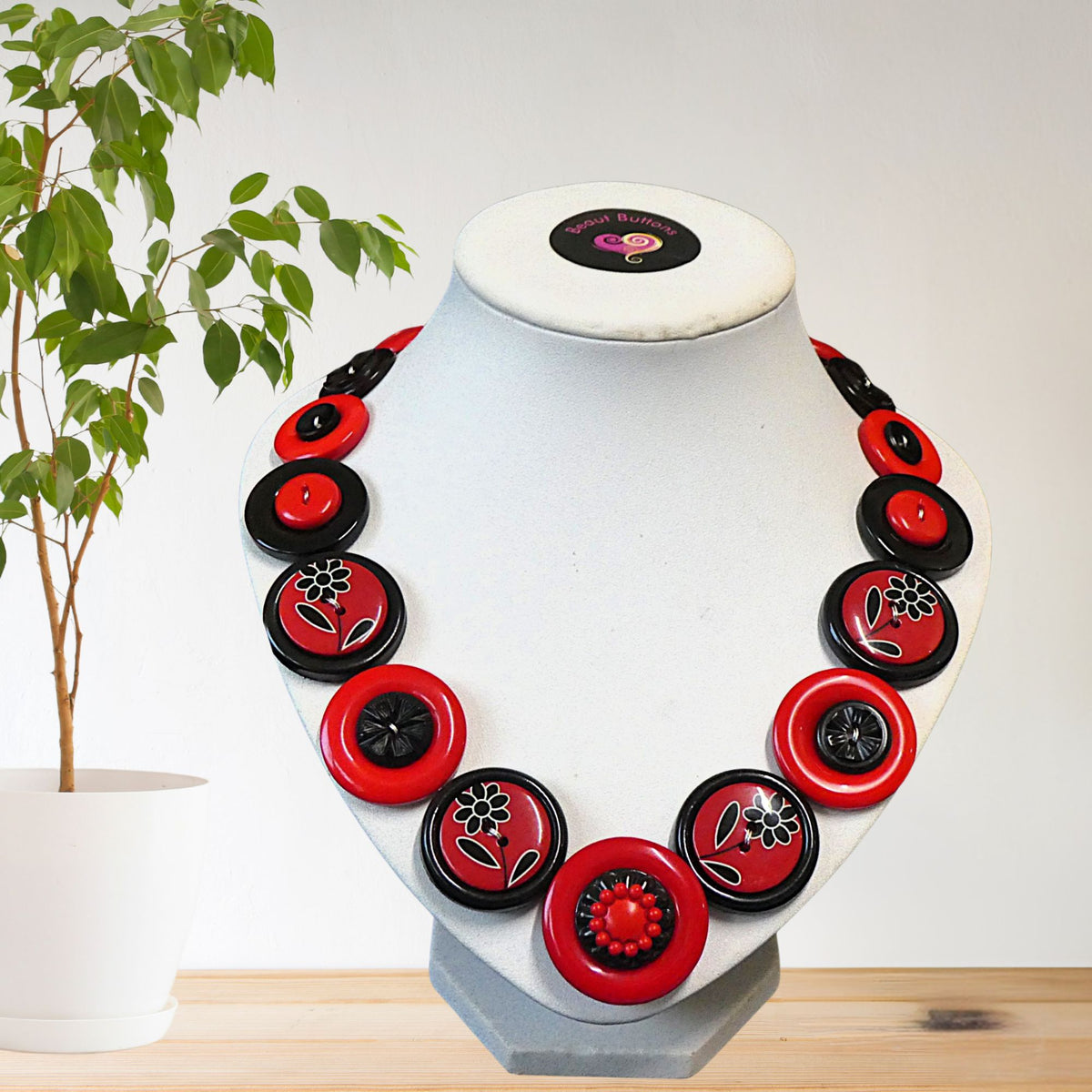 Button necklace - Black Tulip