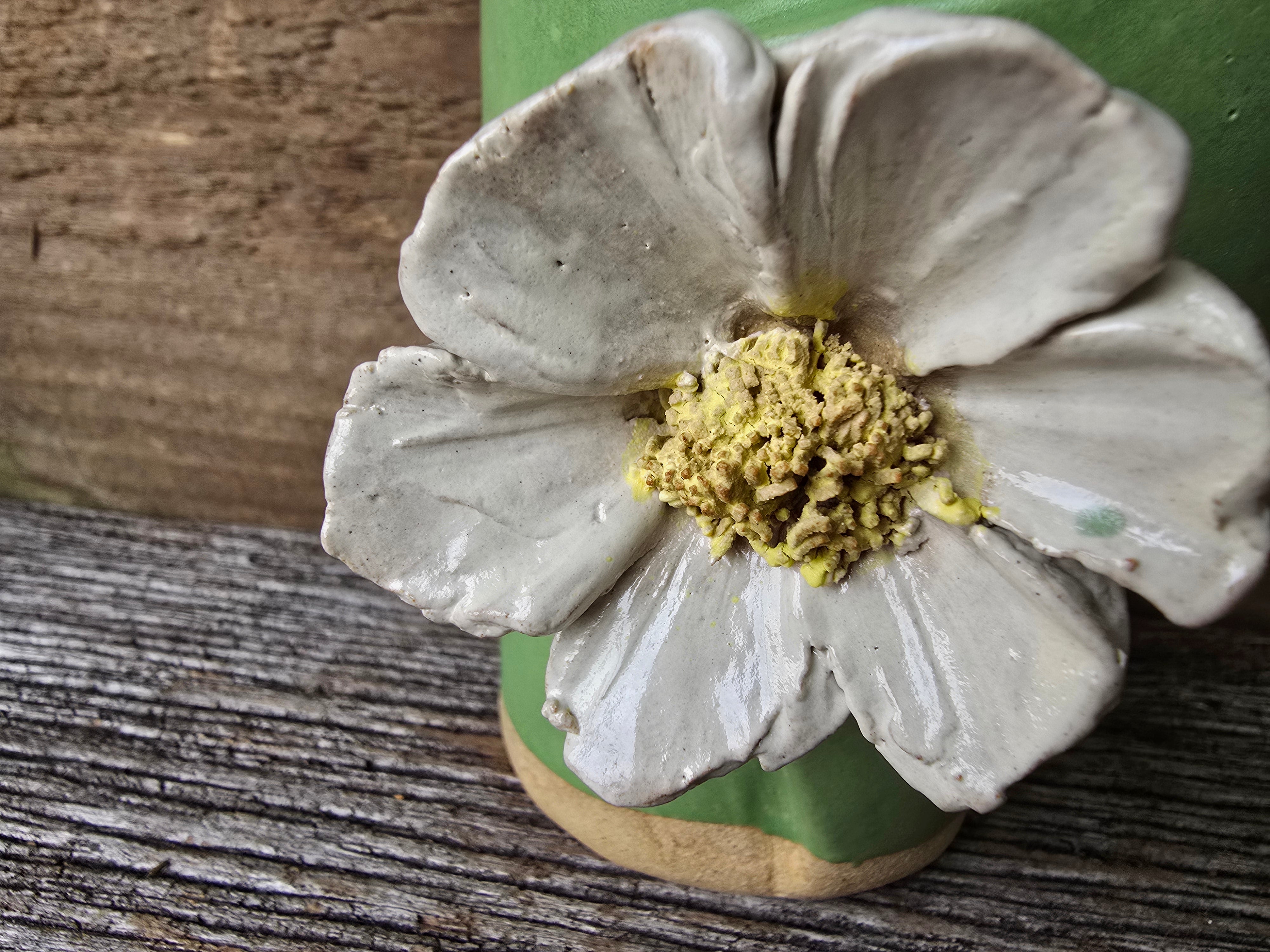 Simple green flower vase