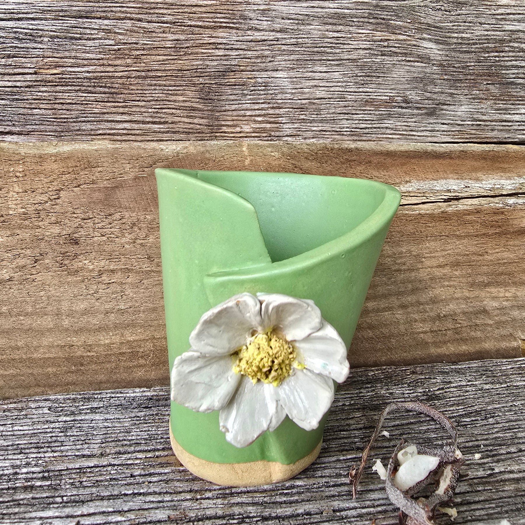 Simple green flower vase