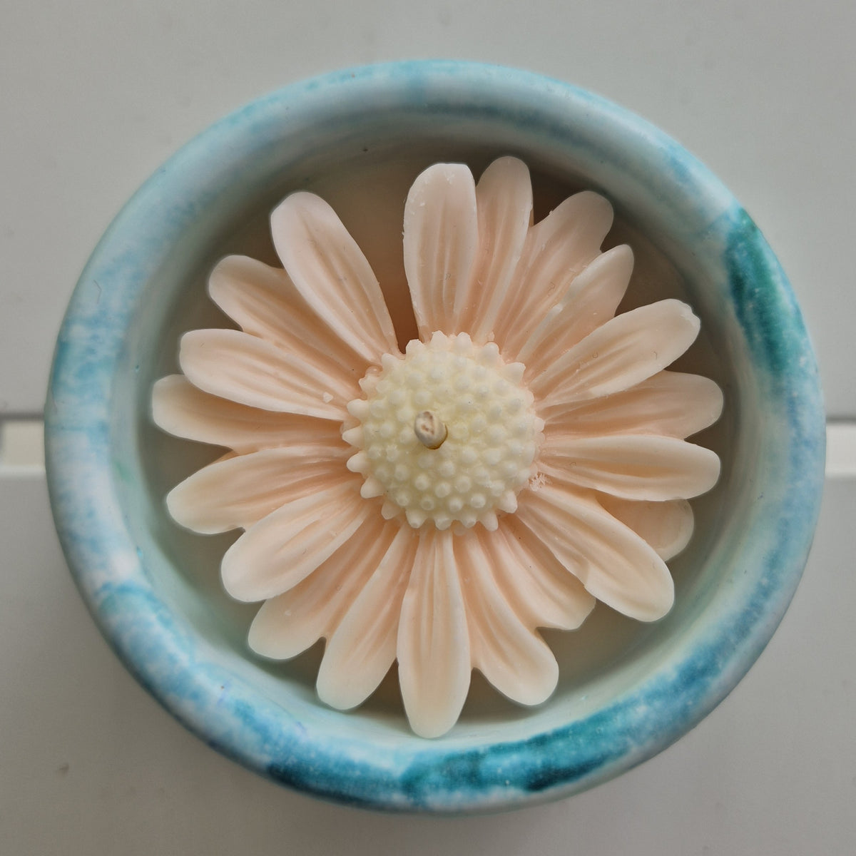 Aqua concrete tub candle with soy wax and sandalwood fragrance