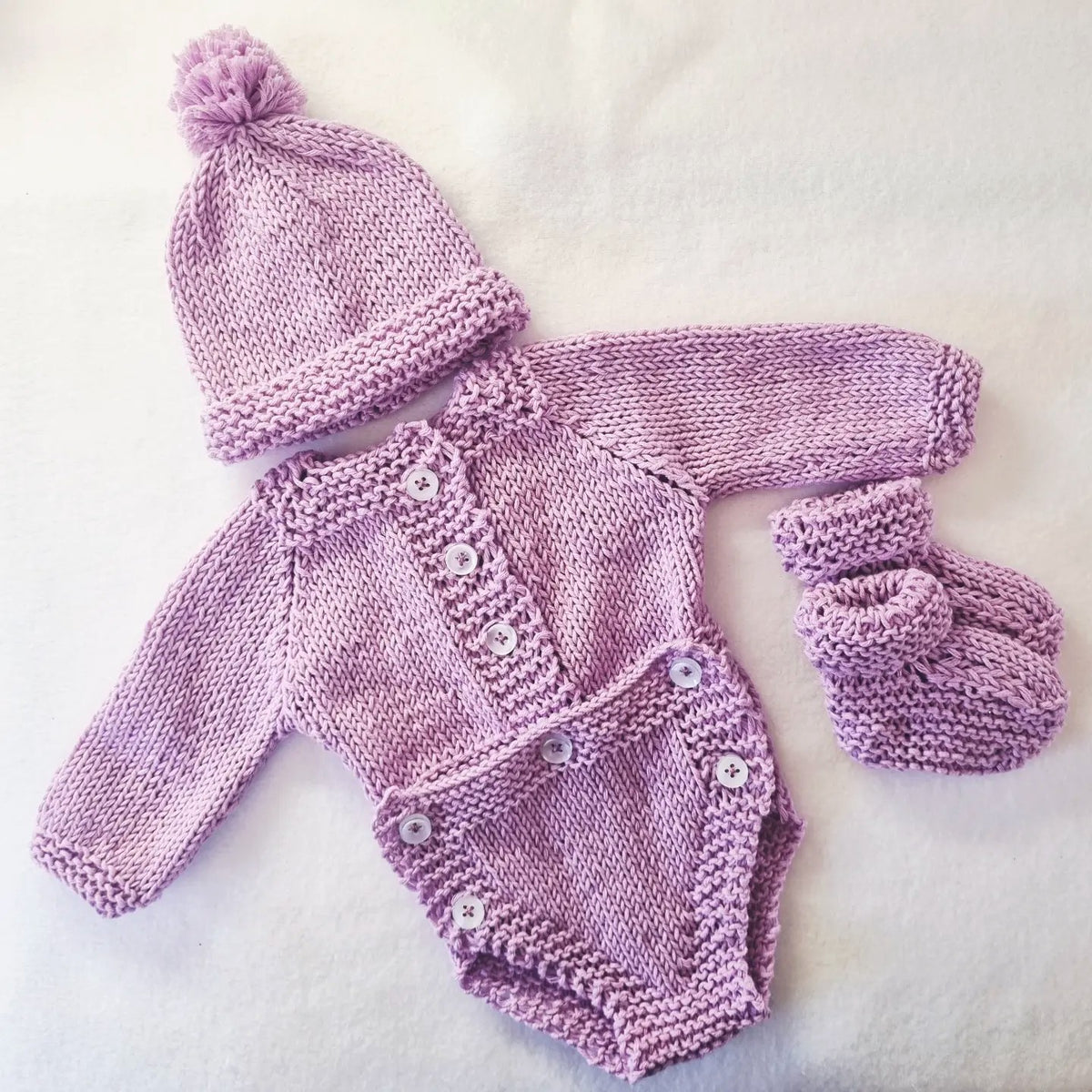 Hand knitted 3 piece Reborn Baby/Premmie hand knitted outfits - Newborn gift set - BB01