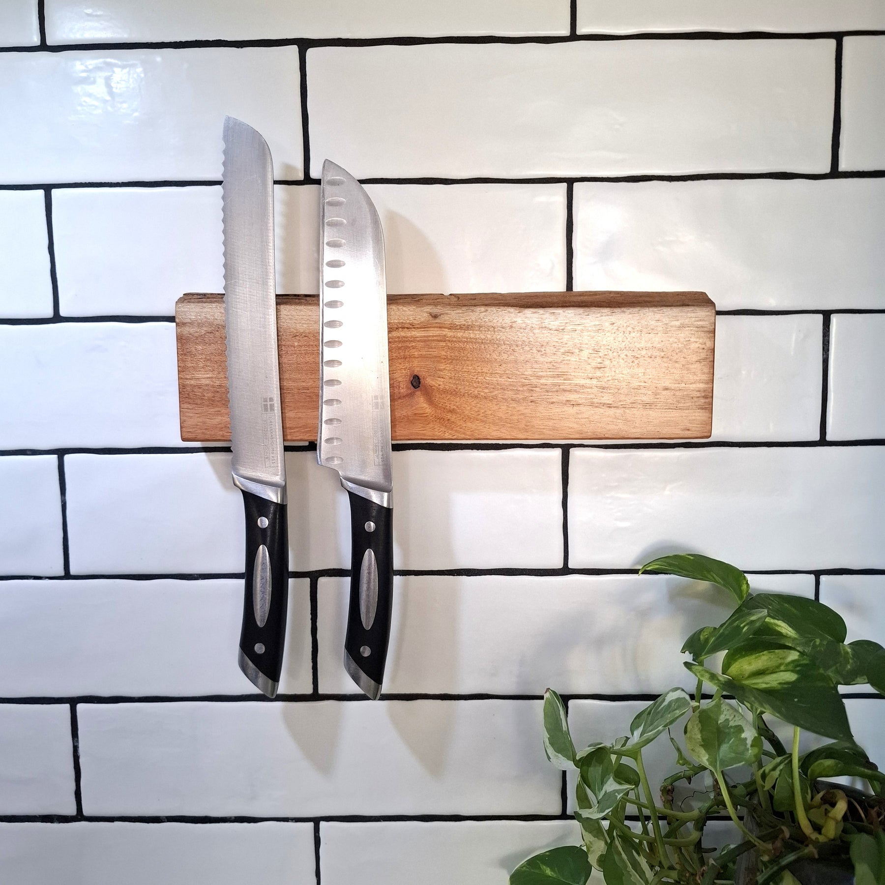 Handmade Wooden Magnetic Knife Holder: Wall-Mounted Kitchen Rack
