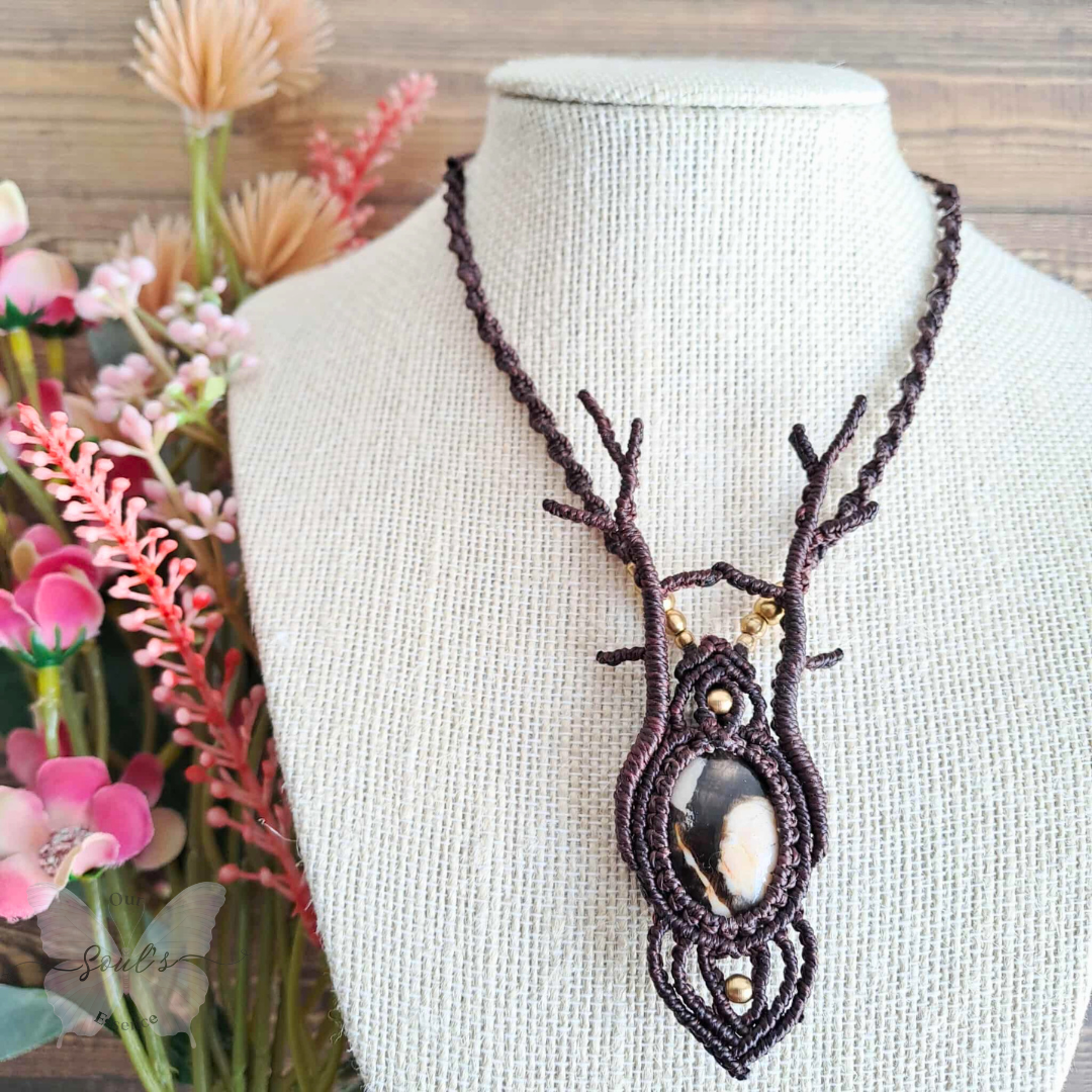 Peanut Wood Micromacrame Necklace
