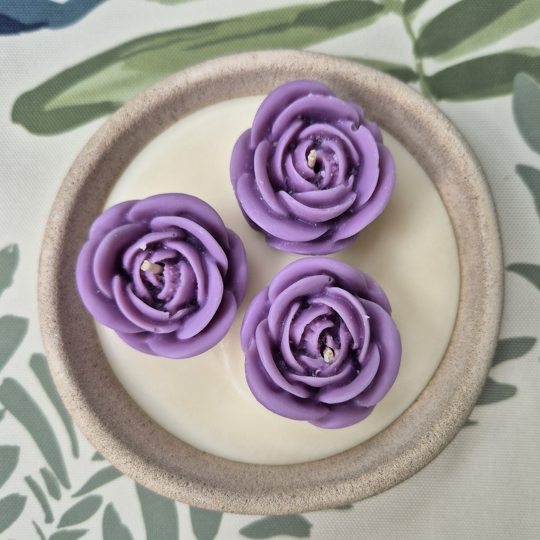Stone organic shaped bowl candle with coconut lime fragrance