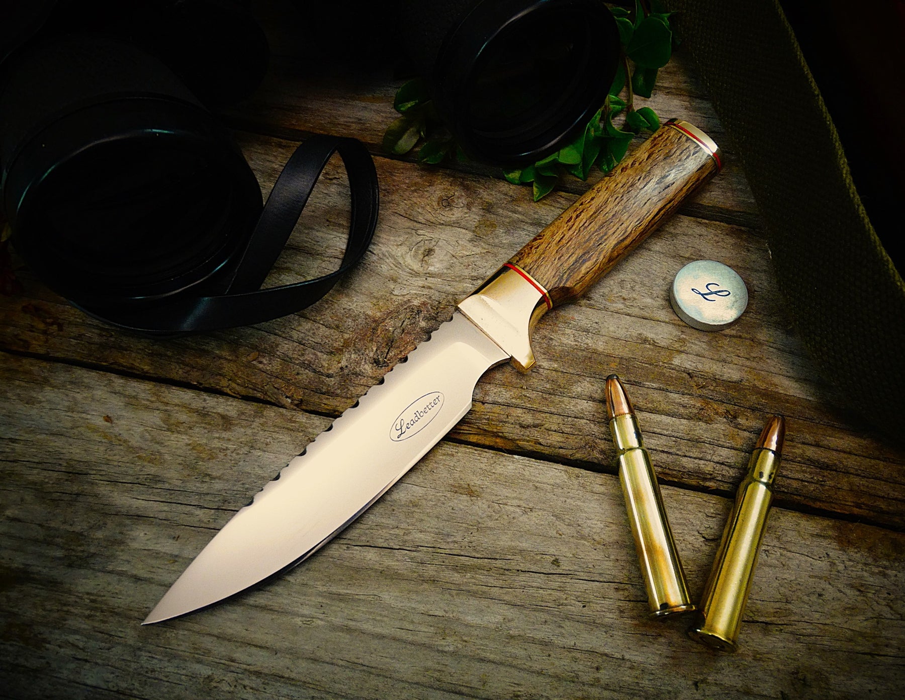Utility hunting outdoors knife, leather sheath, timber handle