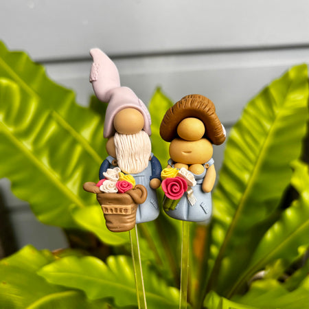 Tiny Gnomes | Flower shoppe