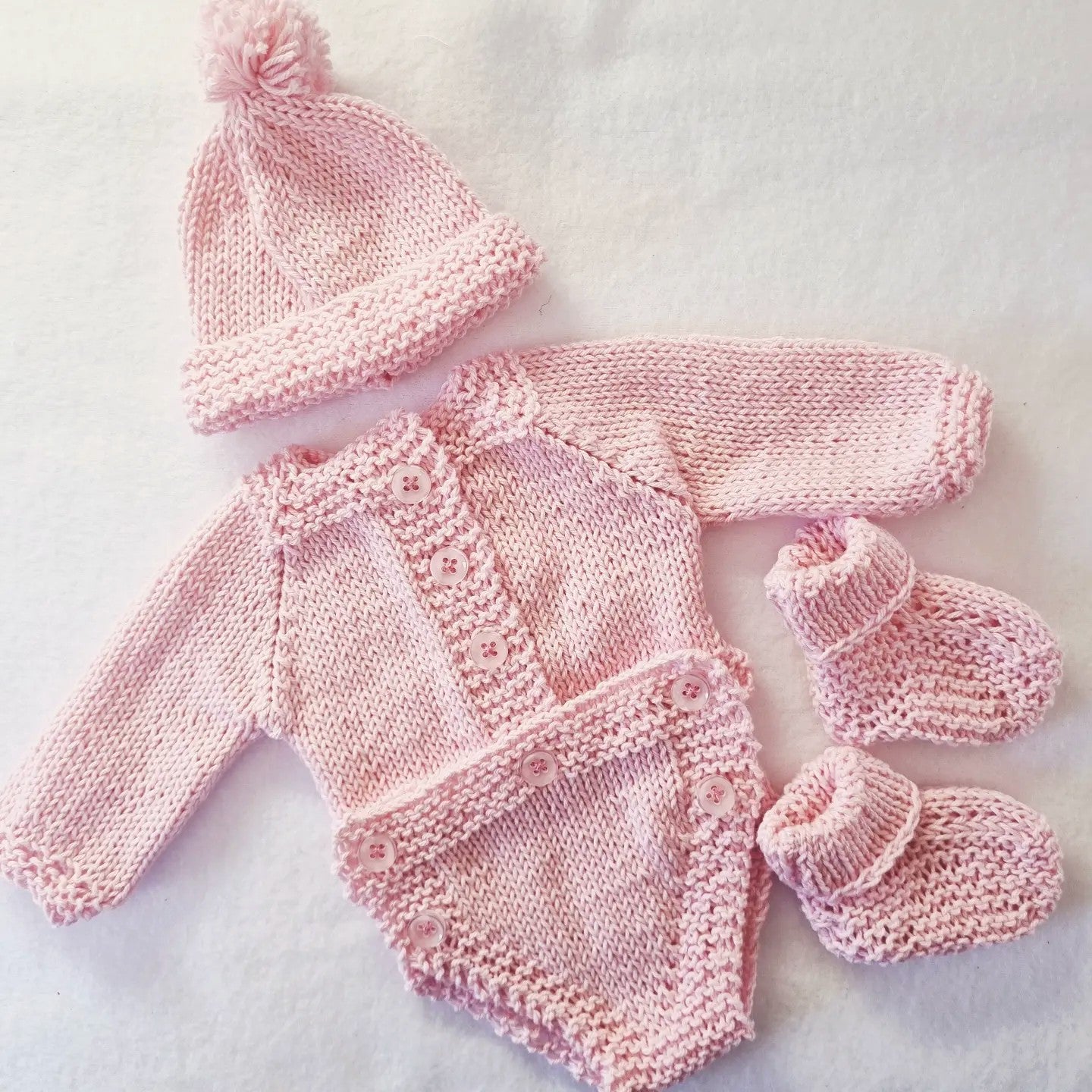 Hand knitted 3 piece Reborn Baby/Premmie hand knitted outfits - Newborn gift set - BB01