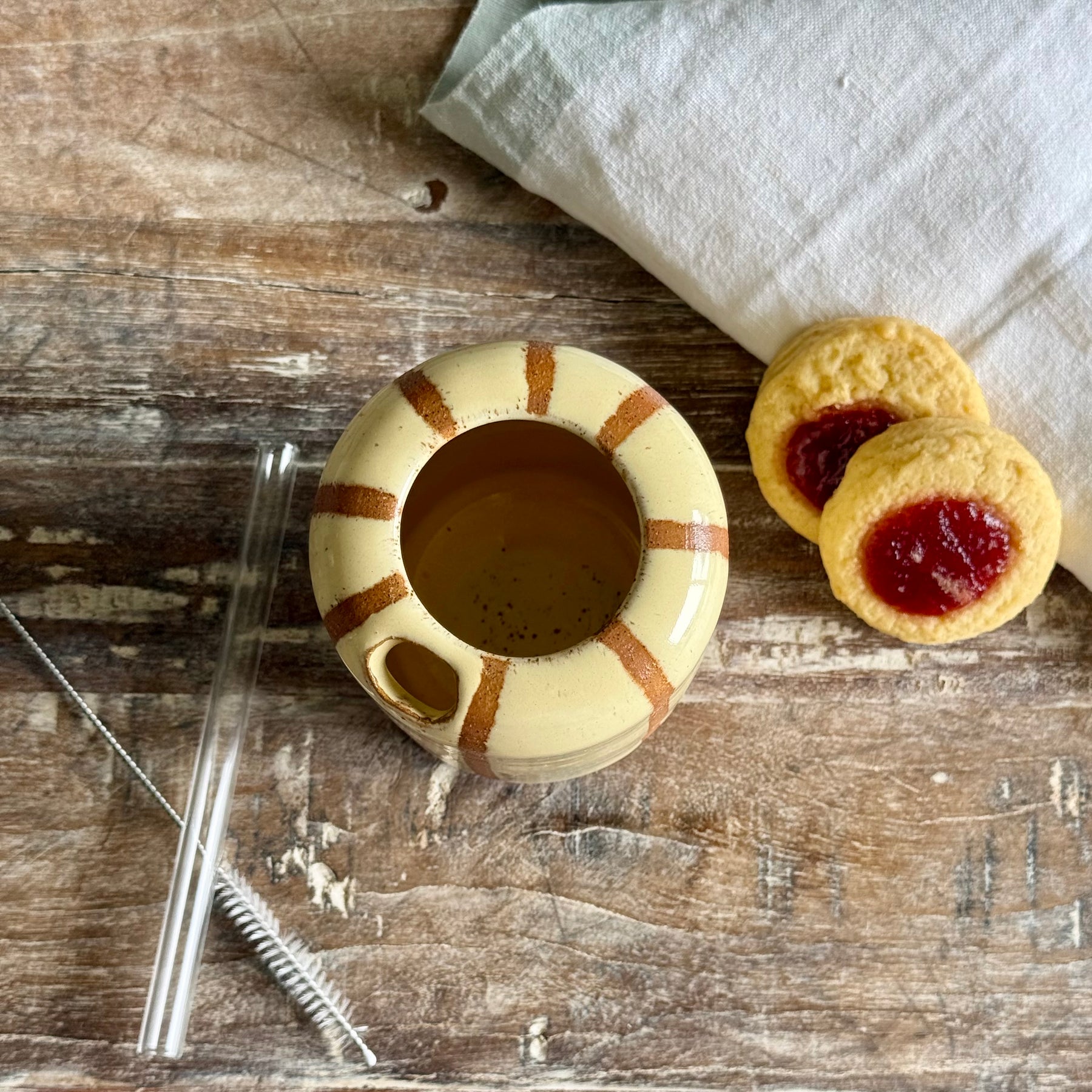 Buttercup Stripe Ceramic To-Go Cup – 450ml | Glass Straw Included