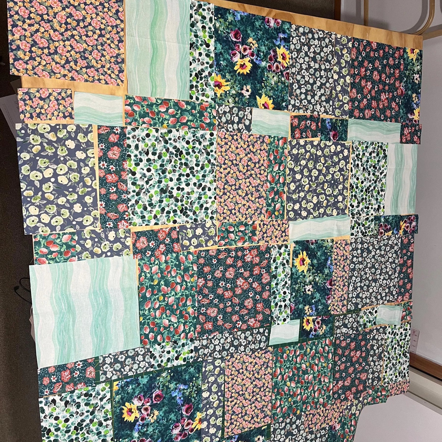 Easy 5-Cut Fat Quarter Quilt Pattern: Beginner PDF Tutorial (Lap Size 50"x60")