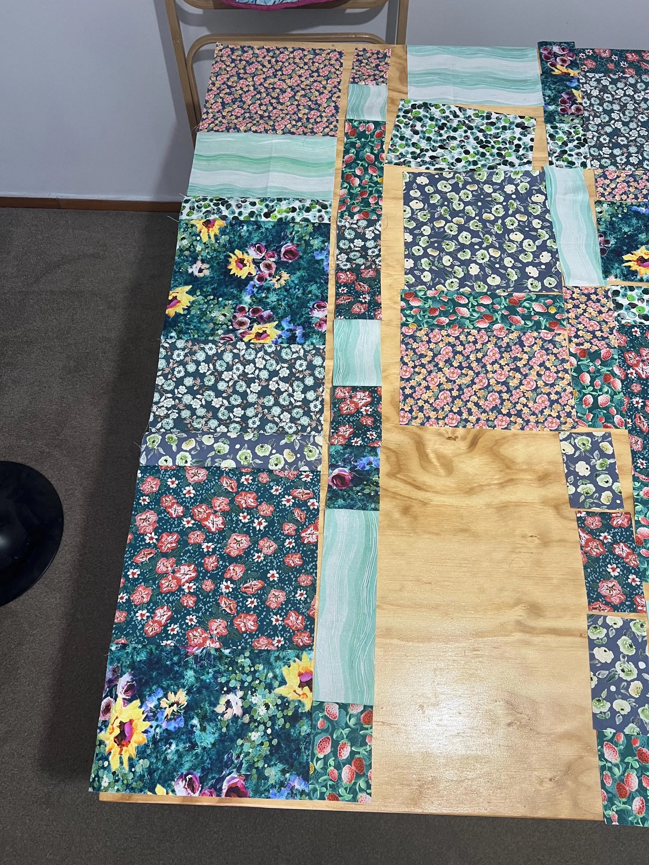 Easy 5-Cut Fat Quarter Quilt Pattern: Beginner PDF Tutorial (Lap Size 50"x60")