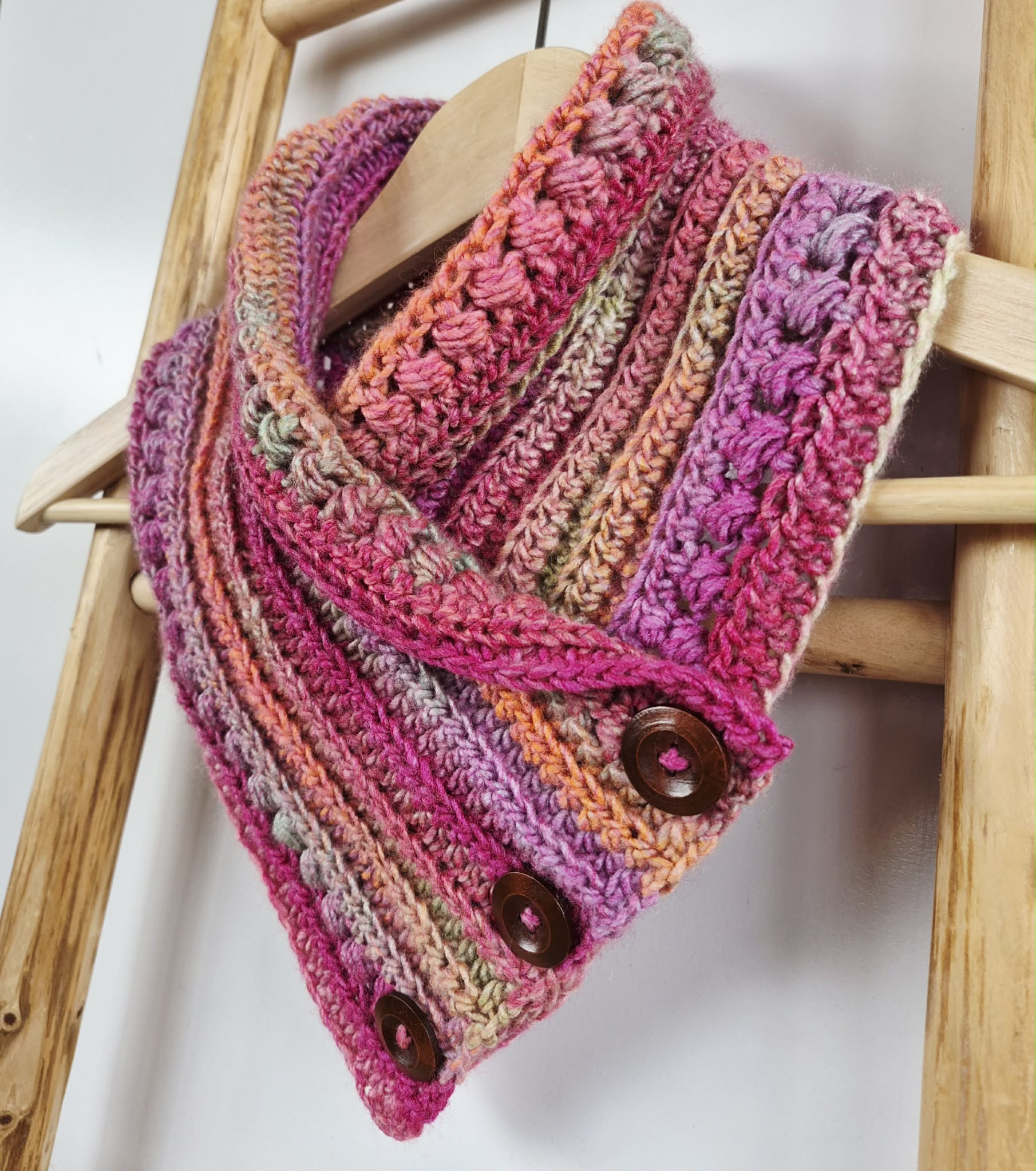 Ladies Neck warmer | Cowl | Scarf | Sunset Toned | Adult | Vintage | Crochet | Buttoned