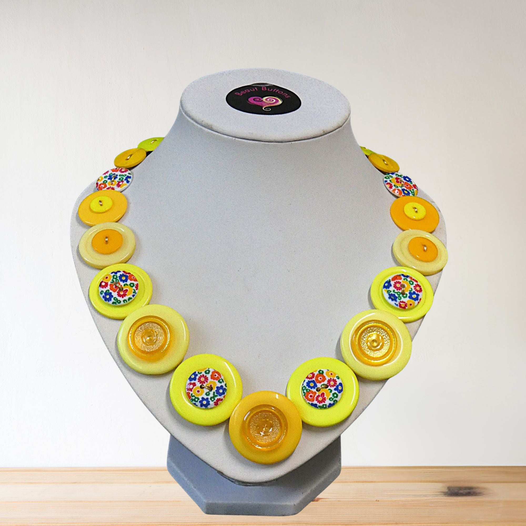 Button necklace - Floral Fantasy