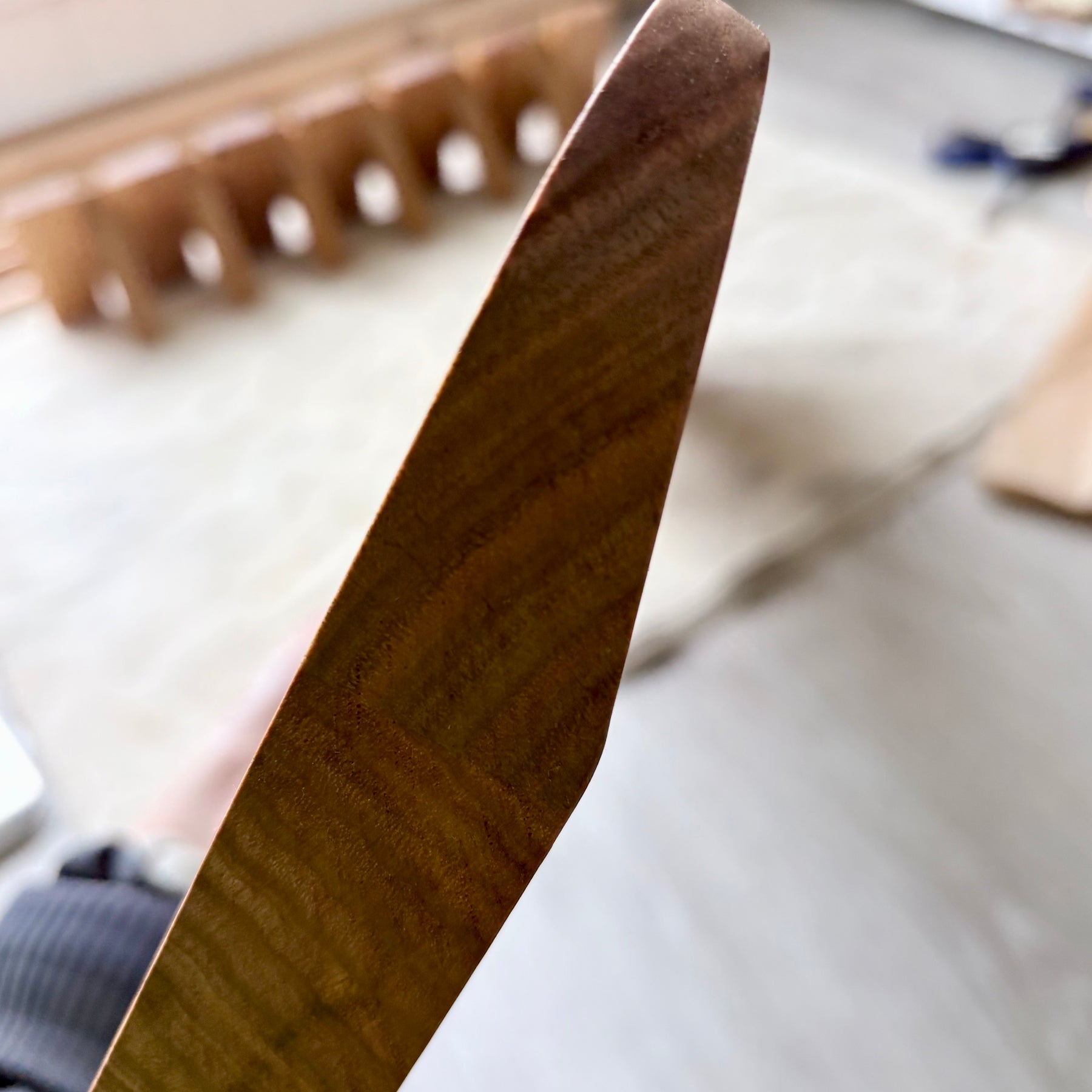 Tasmanian oak Floating shelf 900mm