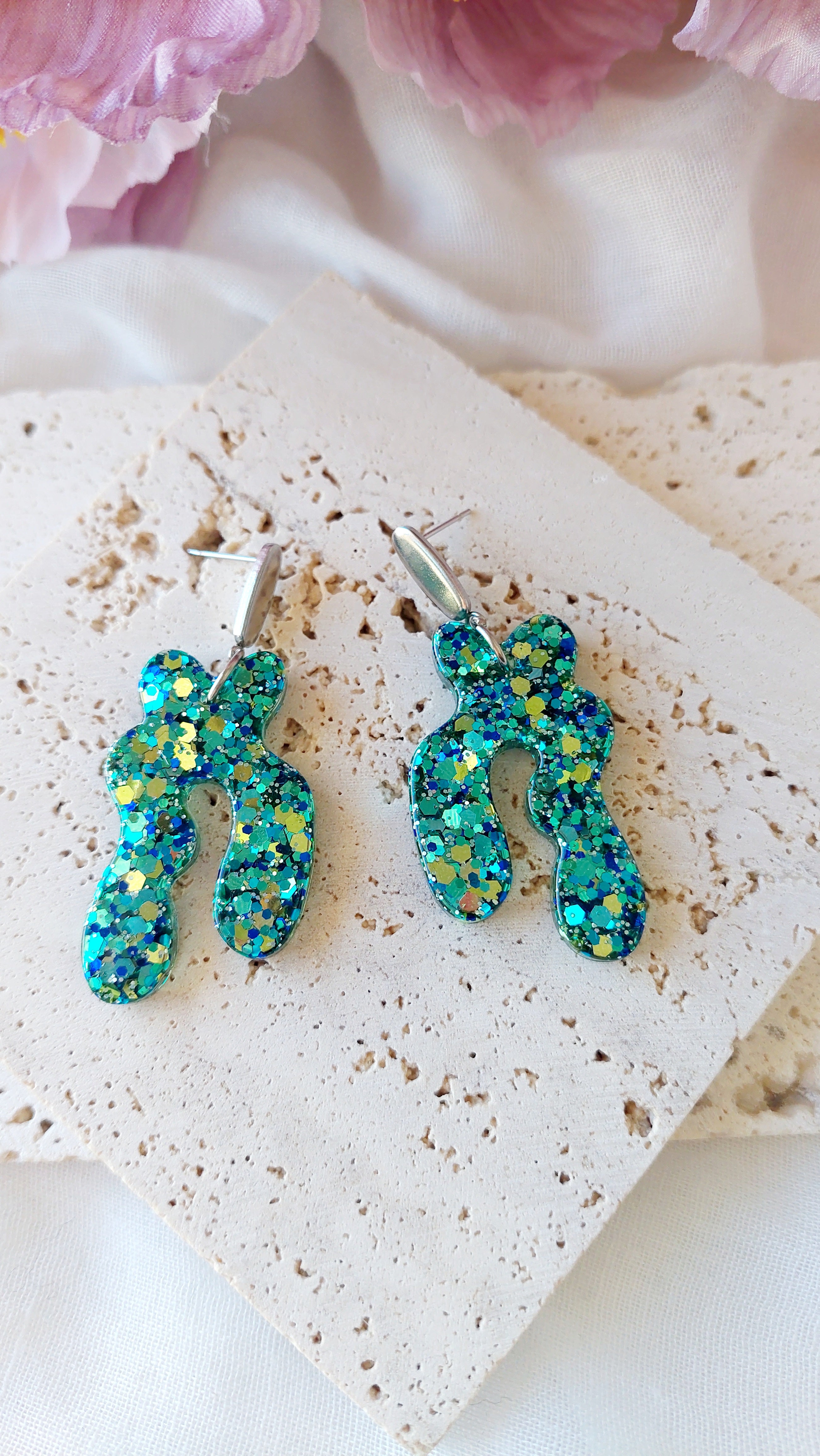 Wavy Arch Glitter Resin Dangle Earrings