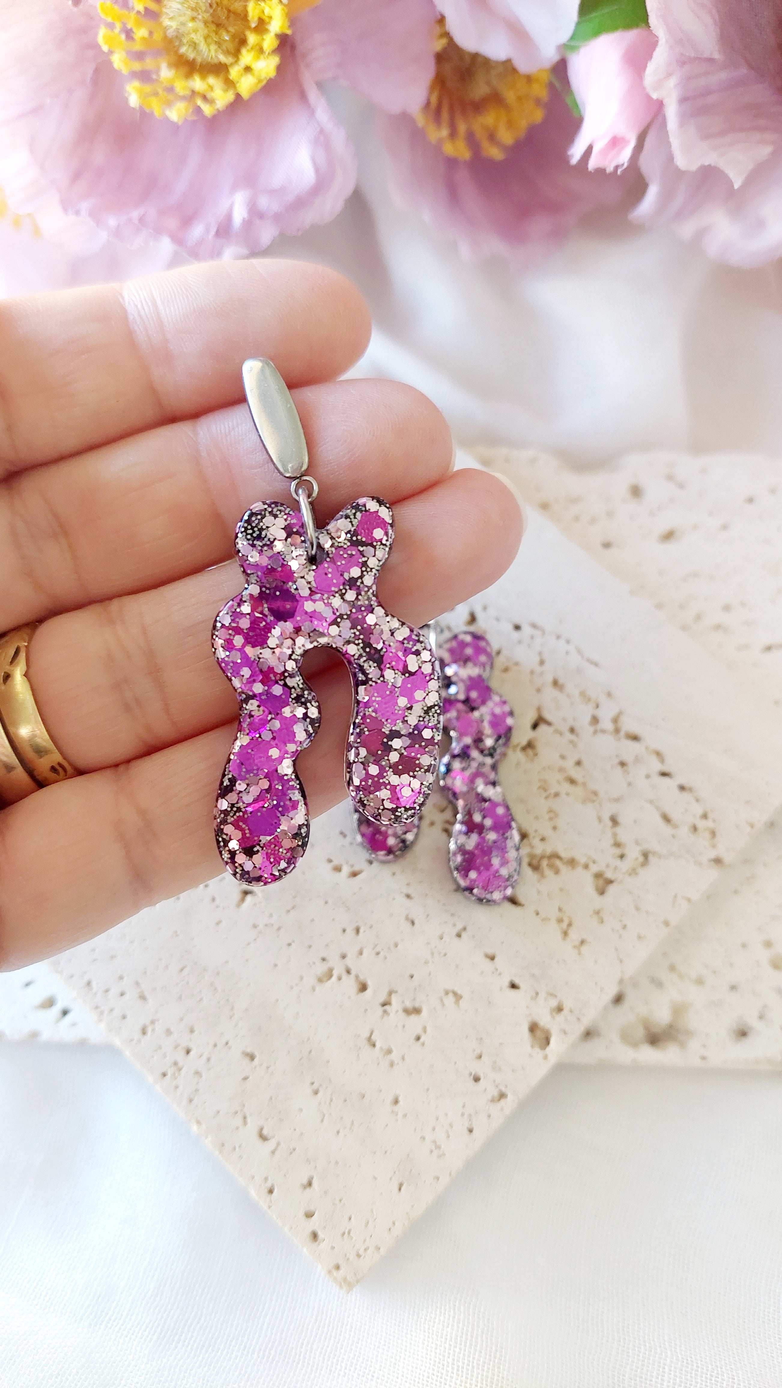 Wavy Arch Glitter Resin Dangle Earrings