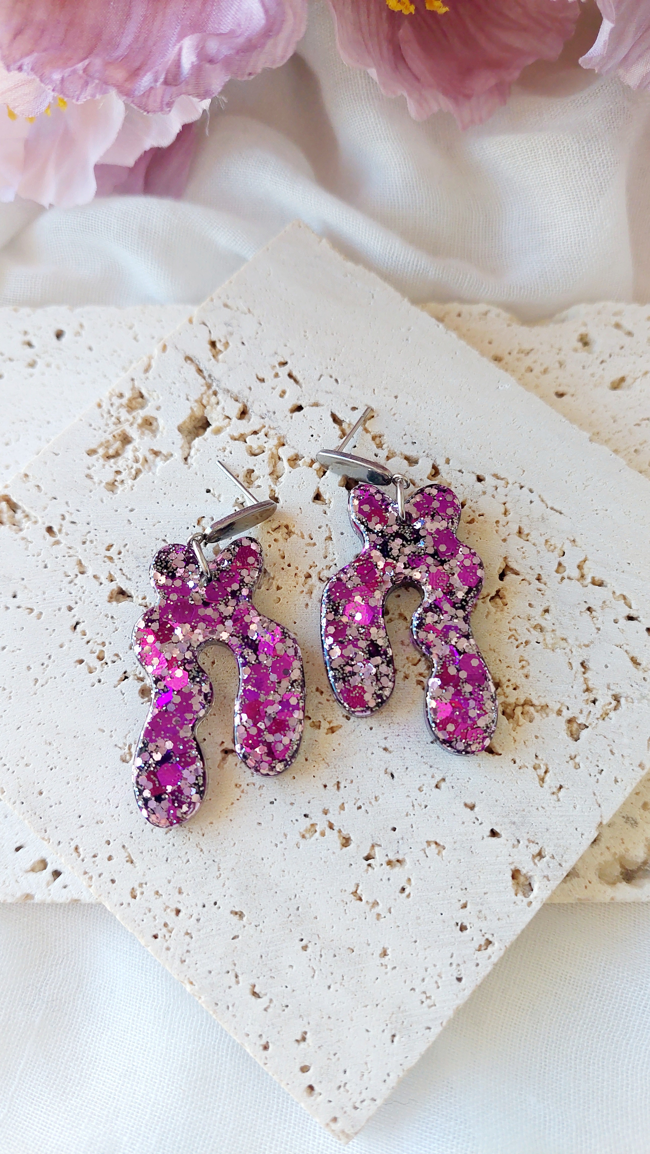 Wavy Arch Glitter Resin Dangle Earrings