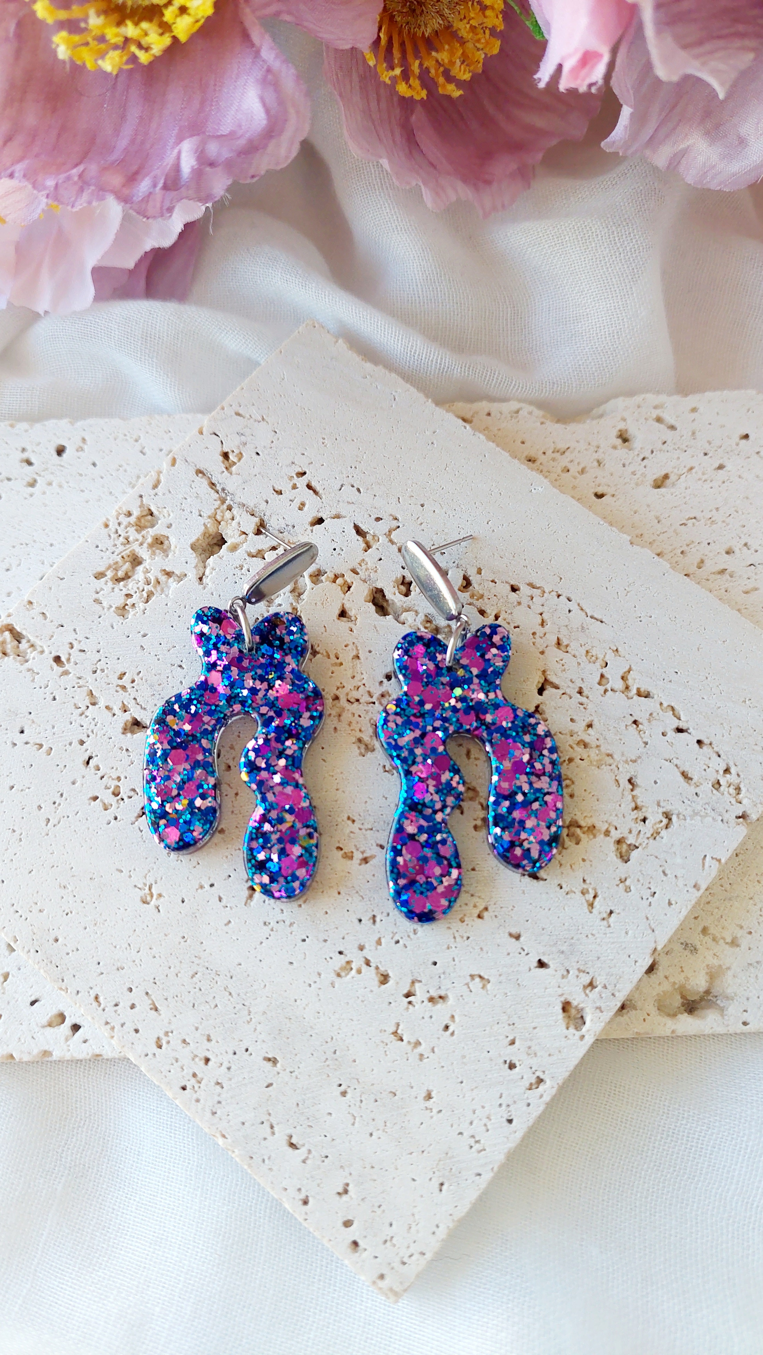 Wavy Arch Glitter Resin Dangle Earrings