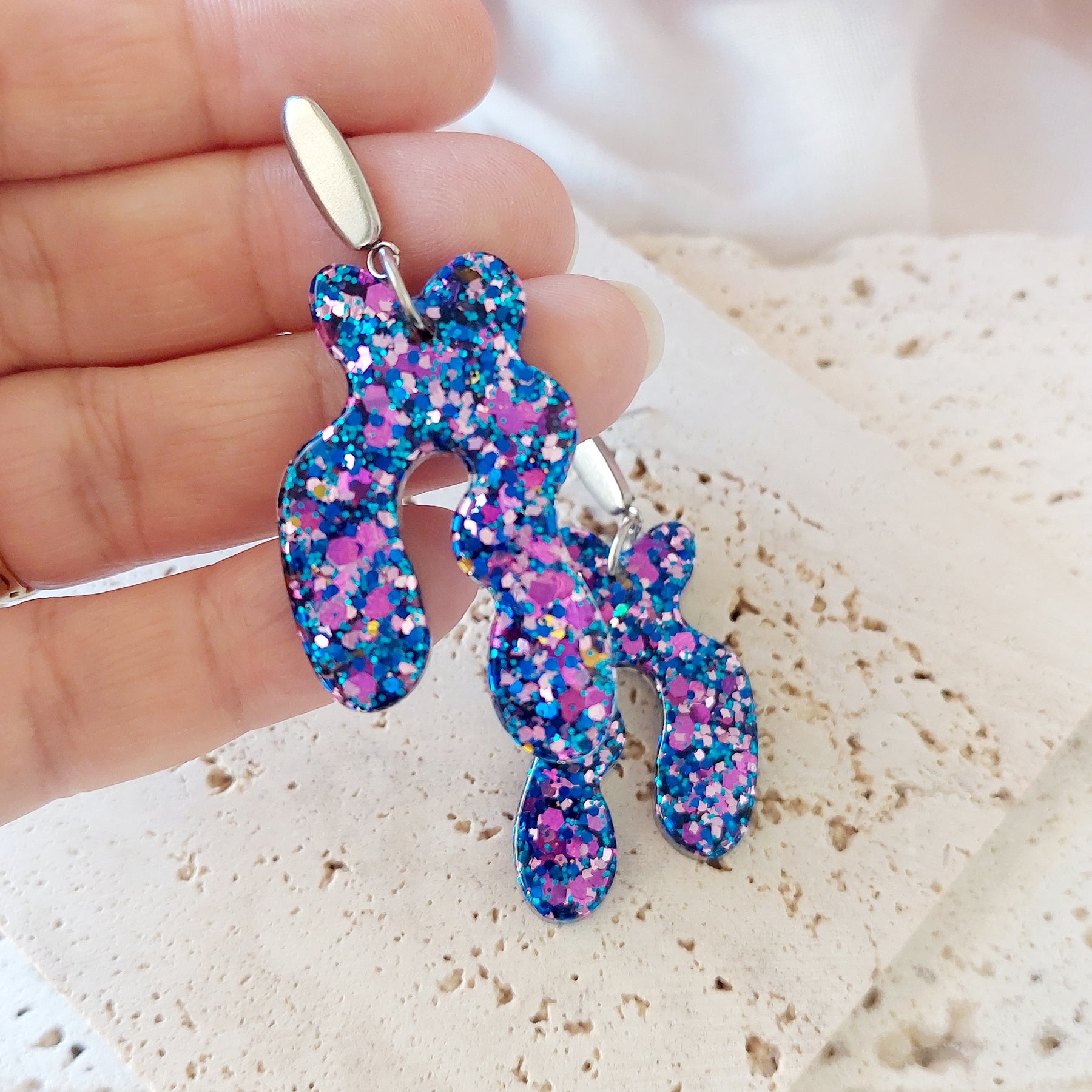 Wavy Arch Glitter Resin Dangle Earrings