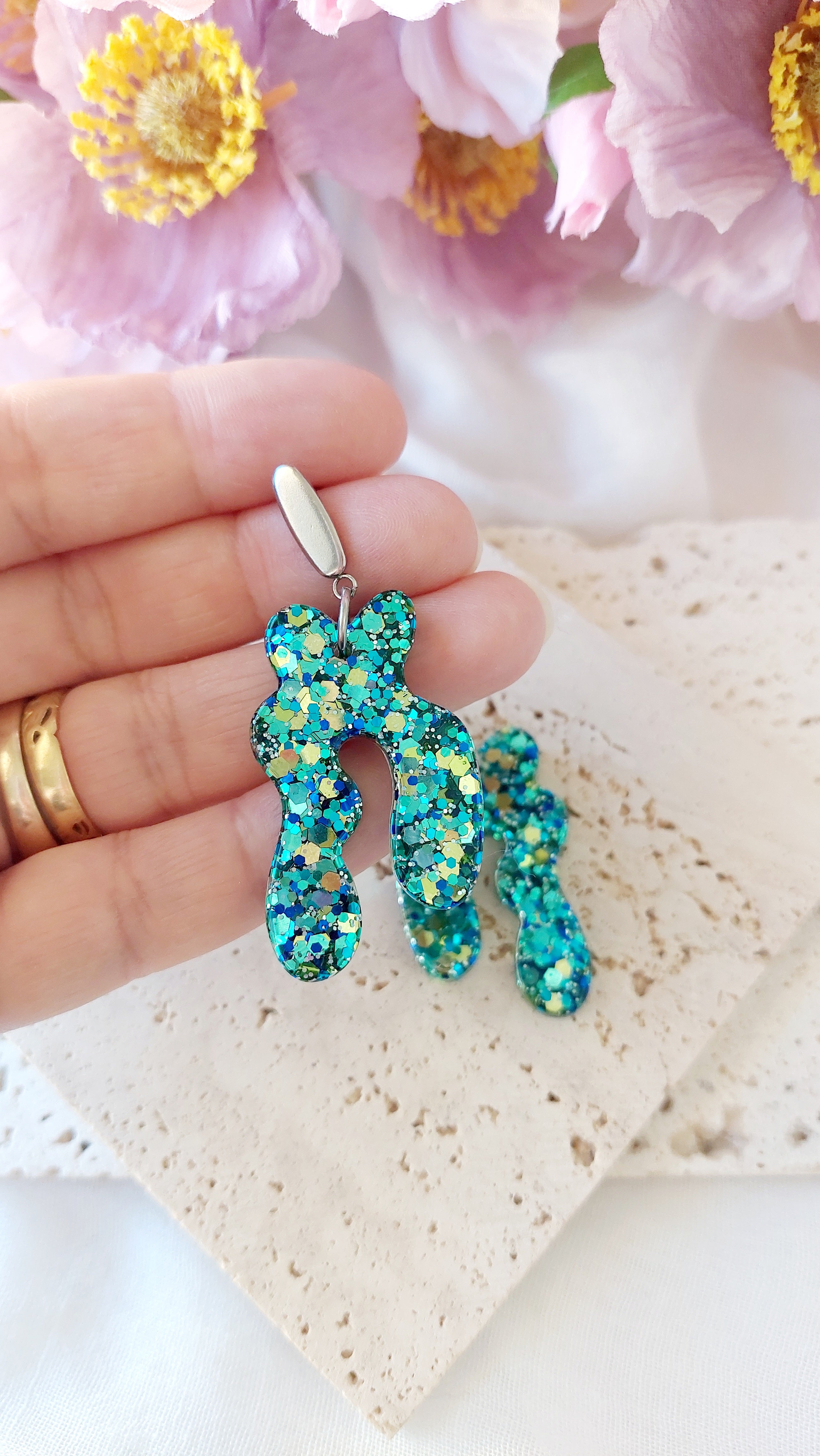 Wavy Arch Glitter Resin Dangle Earrings