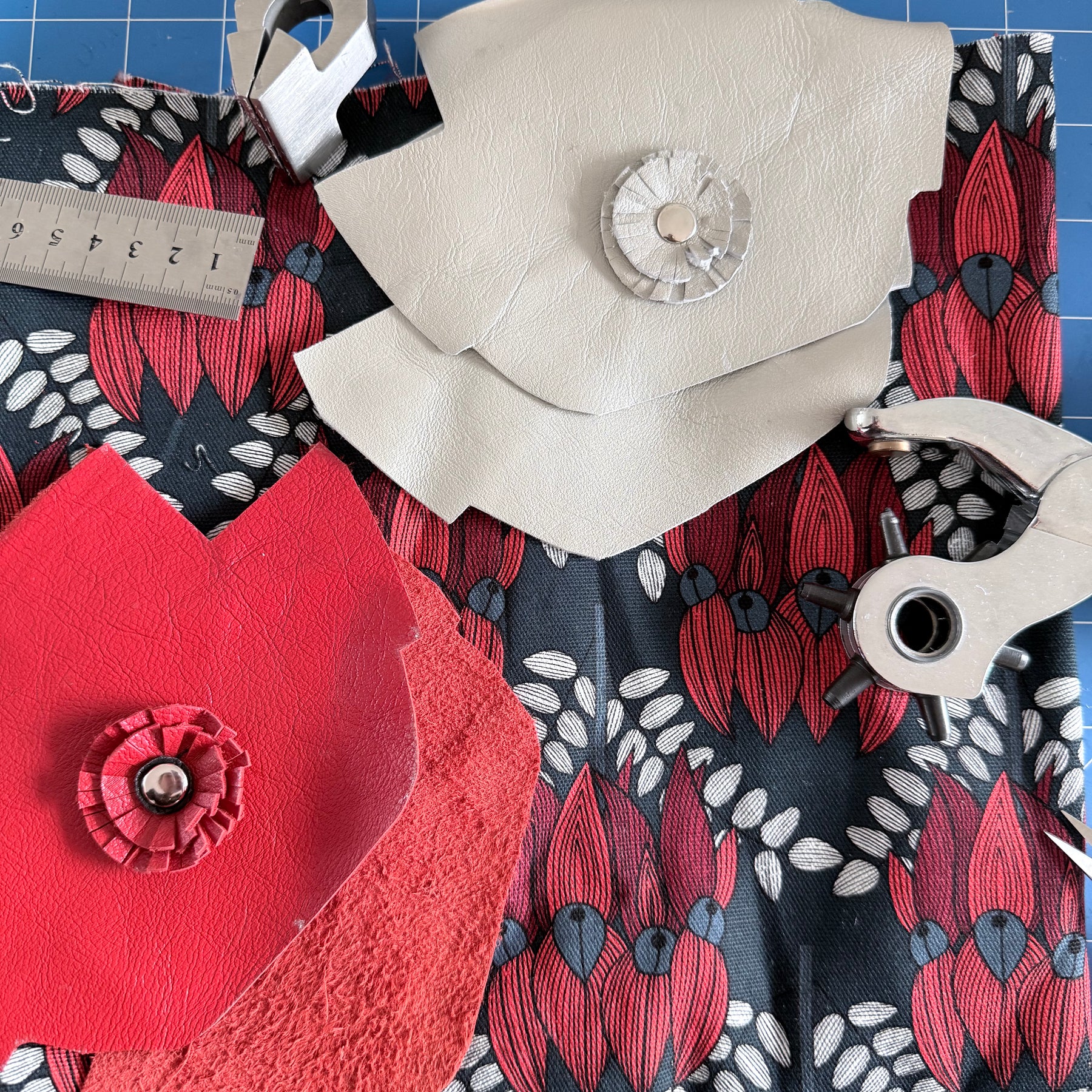 Coin purse with rosette flower accent