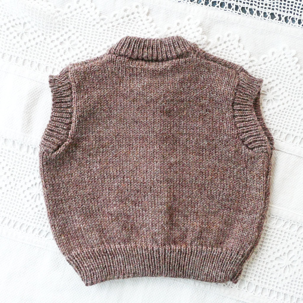 Cardigan/vest, size 00-0, handmade, wool, sleeveless, one only
