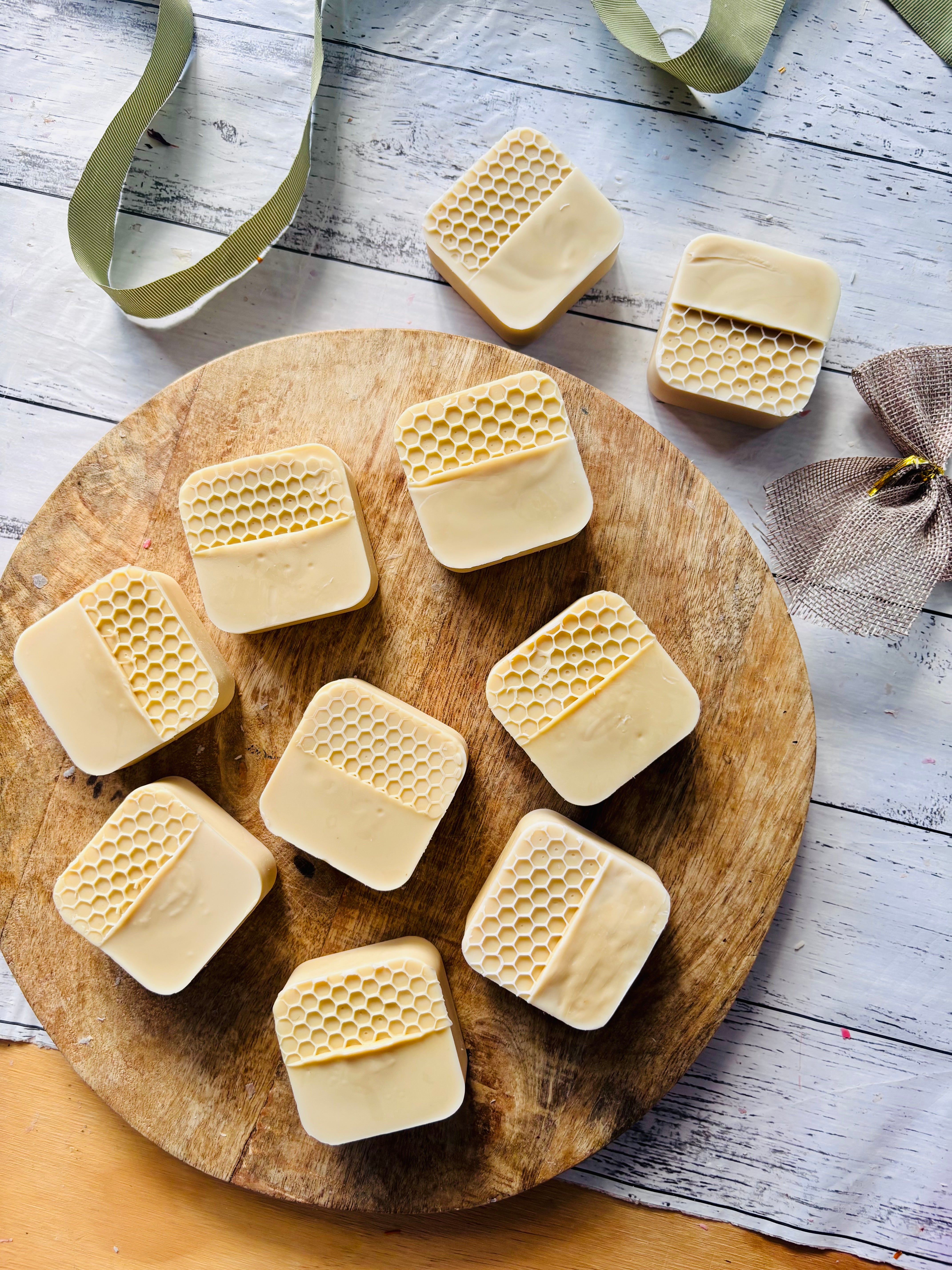 Manuka Honey Face Bar | Gentle cleanser perfect for sensitive skin