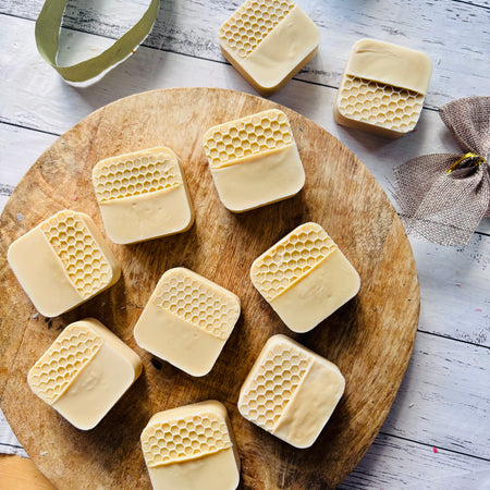 Manuka Honey Face Bar | Gentle cleanser perfect for sensitive skin