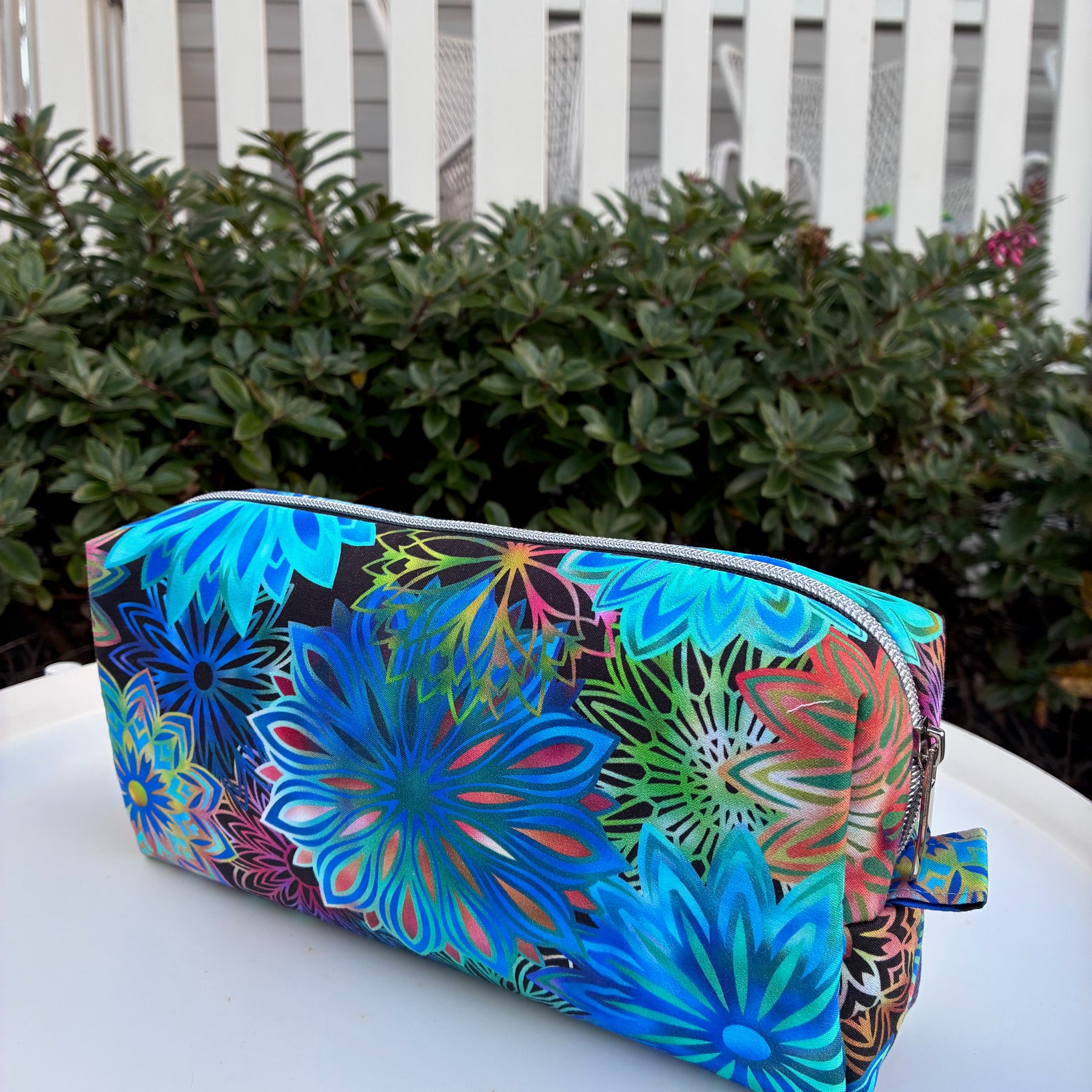 Bilby Pouch - Dazzle (Jason Yenter for In The Beginning fabrics) lined with Grunge Hits The Spot for Moda
