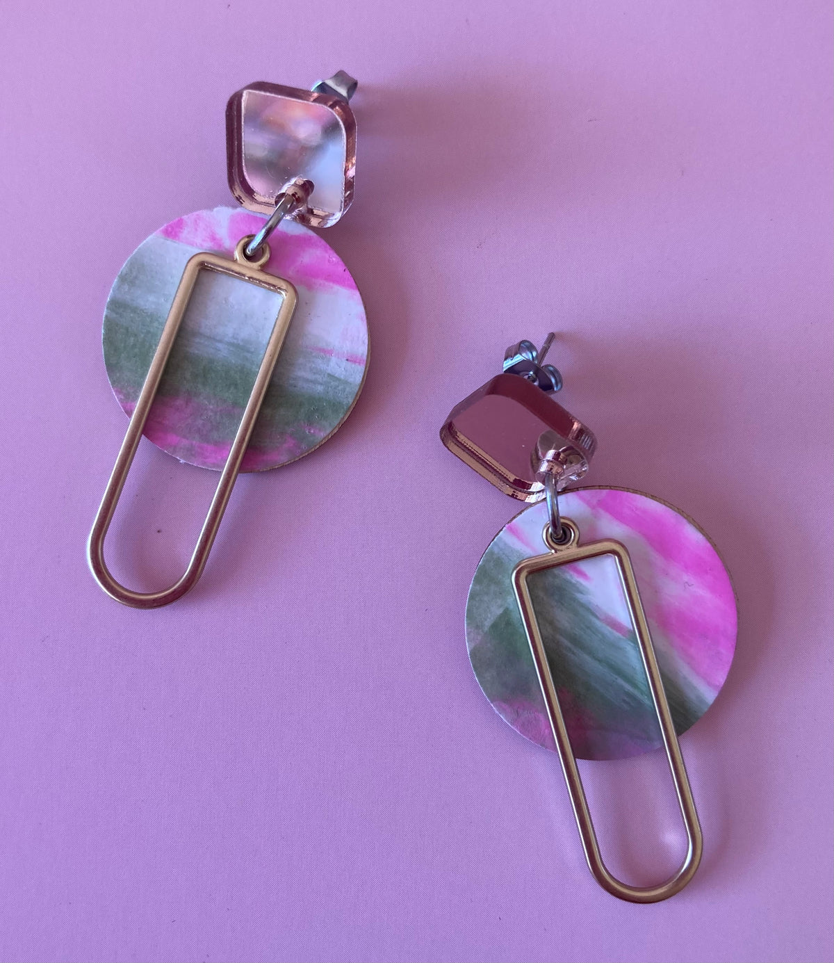 Handpainted / gold alloy earrings
