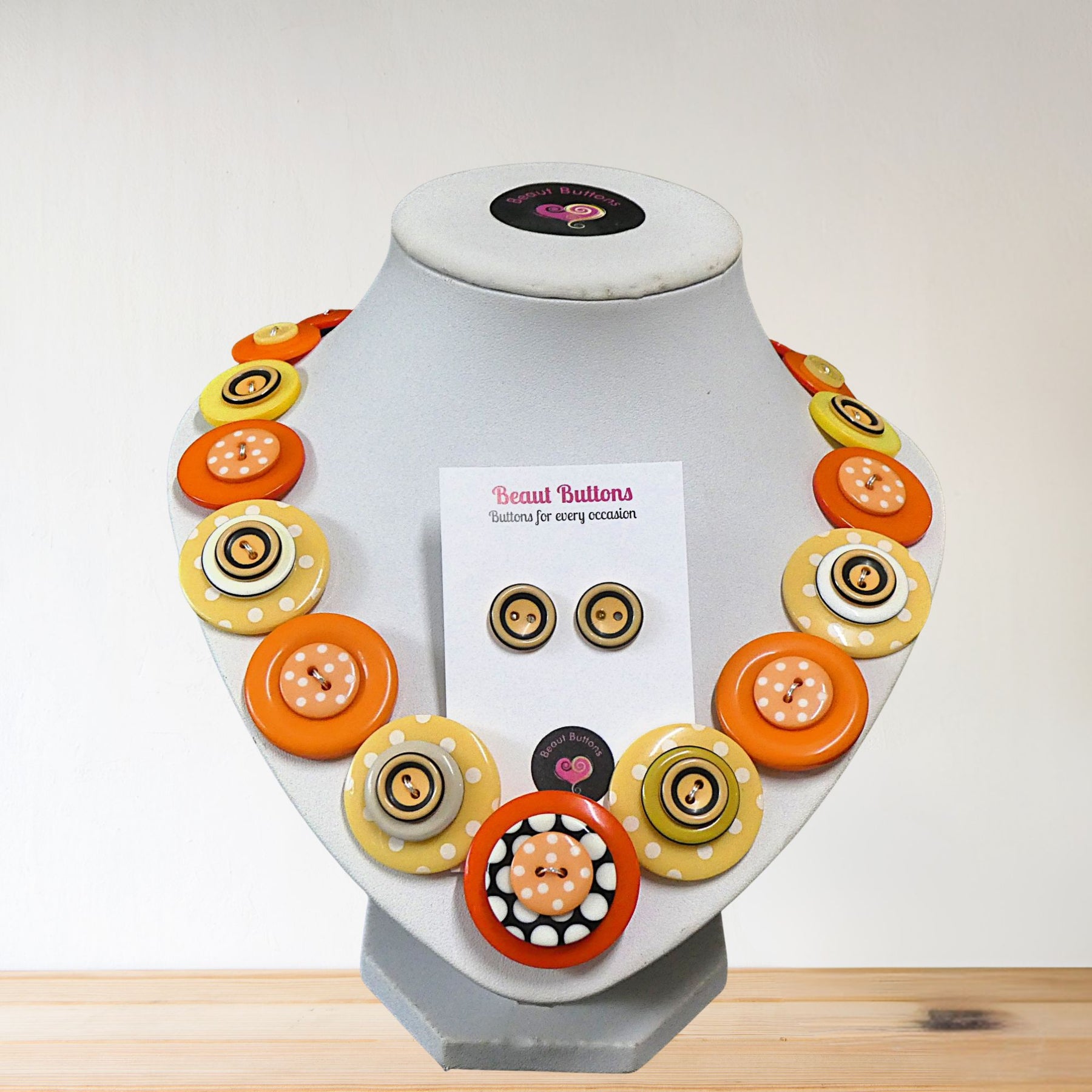 Button necklace and stud earrings - Orange Spots