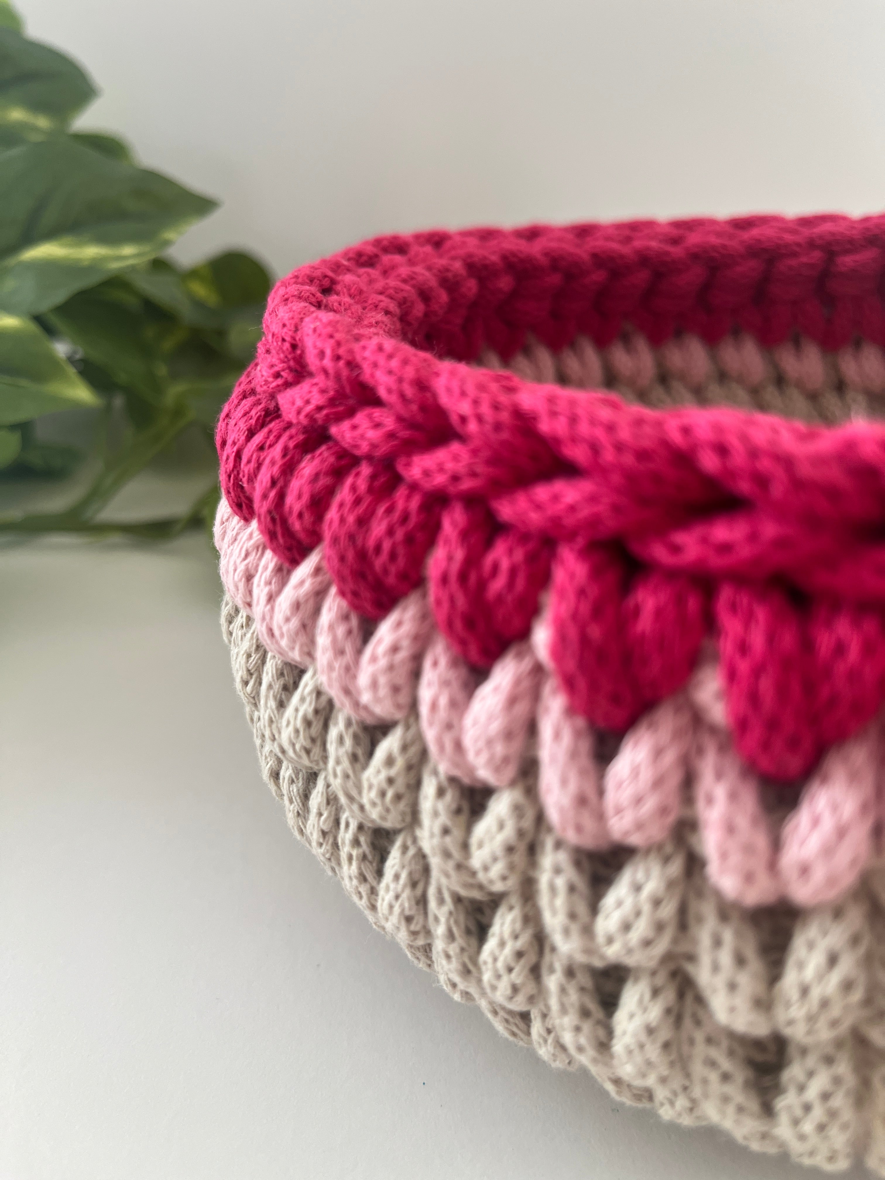 Curved crochet basket