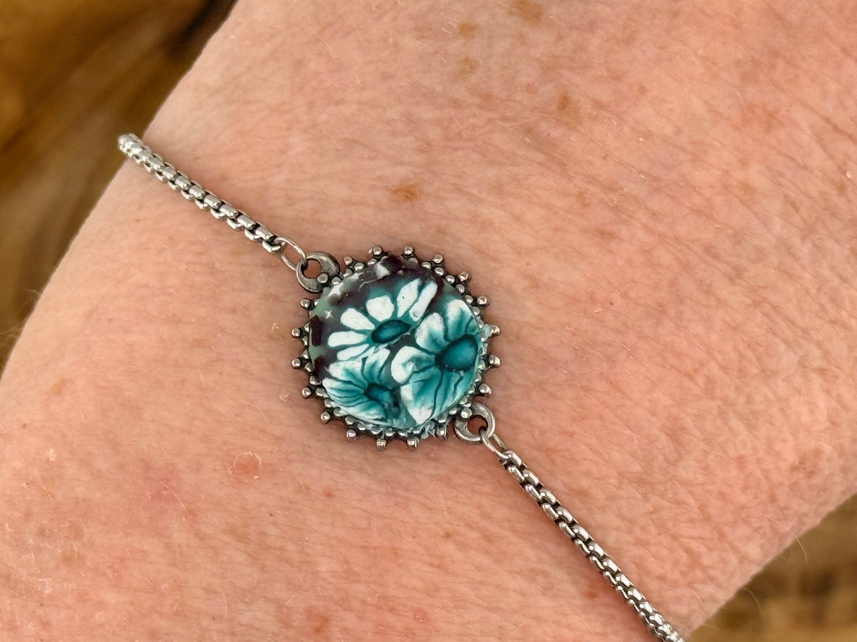 Green Daisies Stainless Steel Adjustable Slider Bracelet