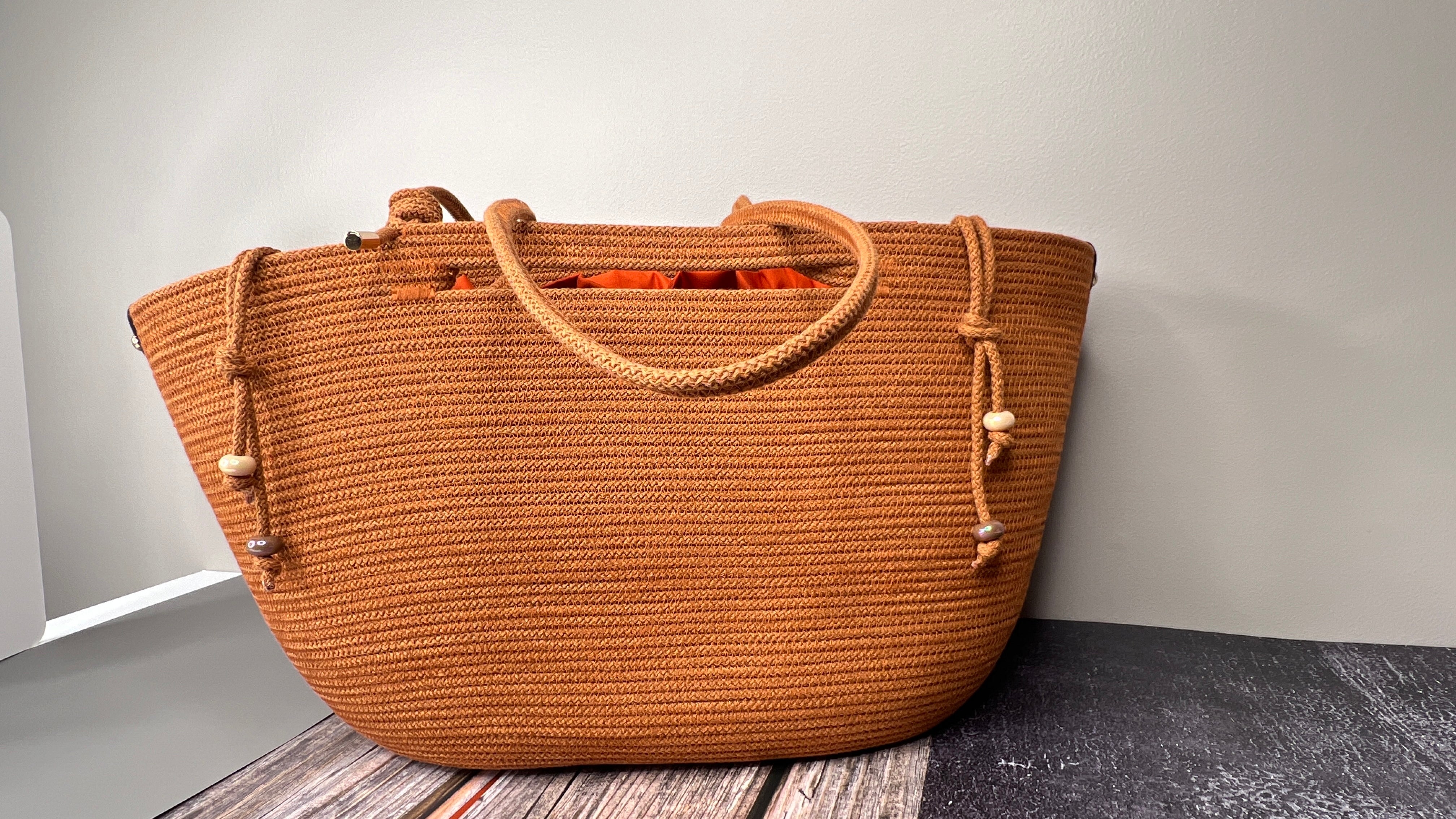 Tote bag