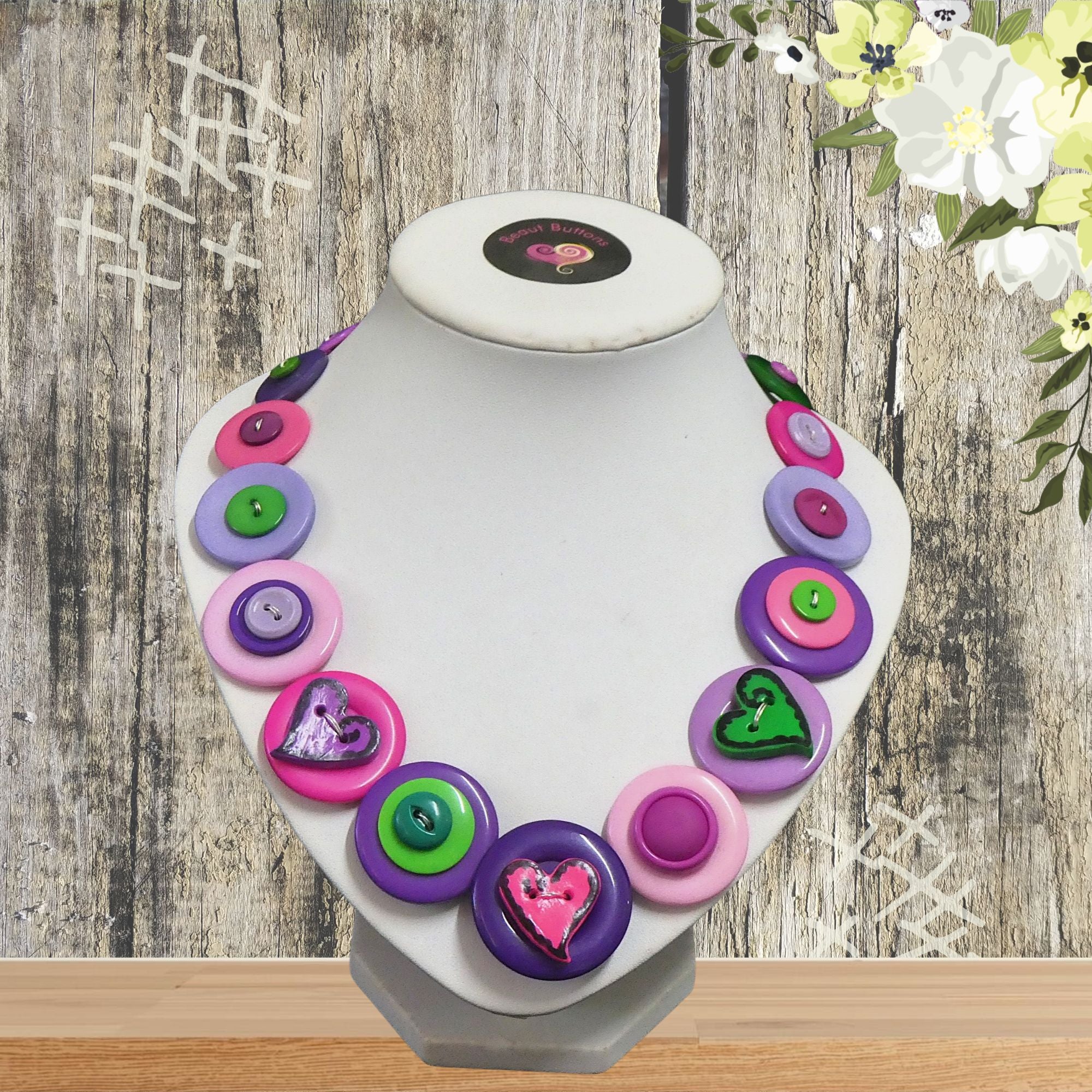 Button necklace - Queen of Hearts