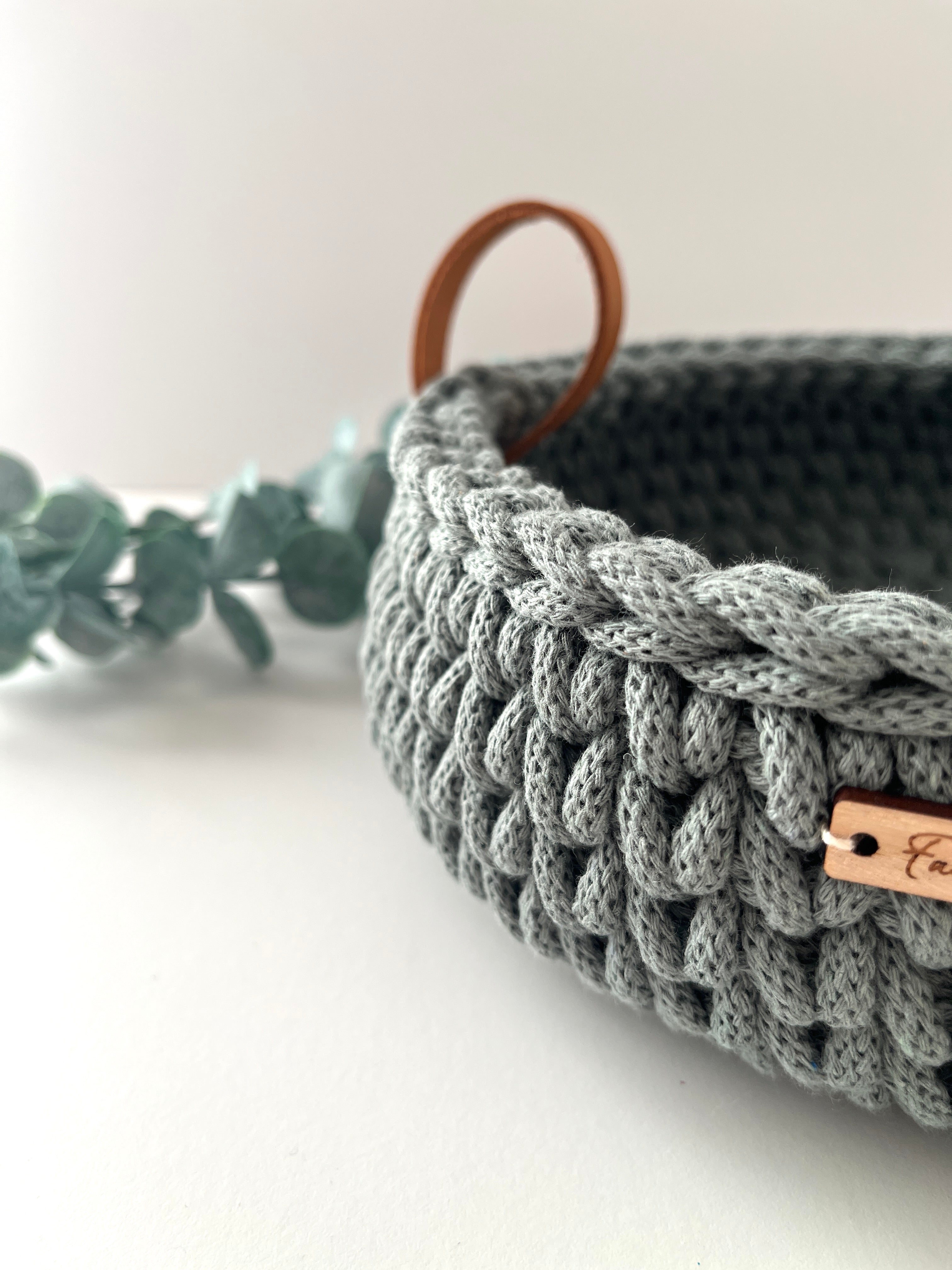 Crochet basket with handles - colour Laurel